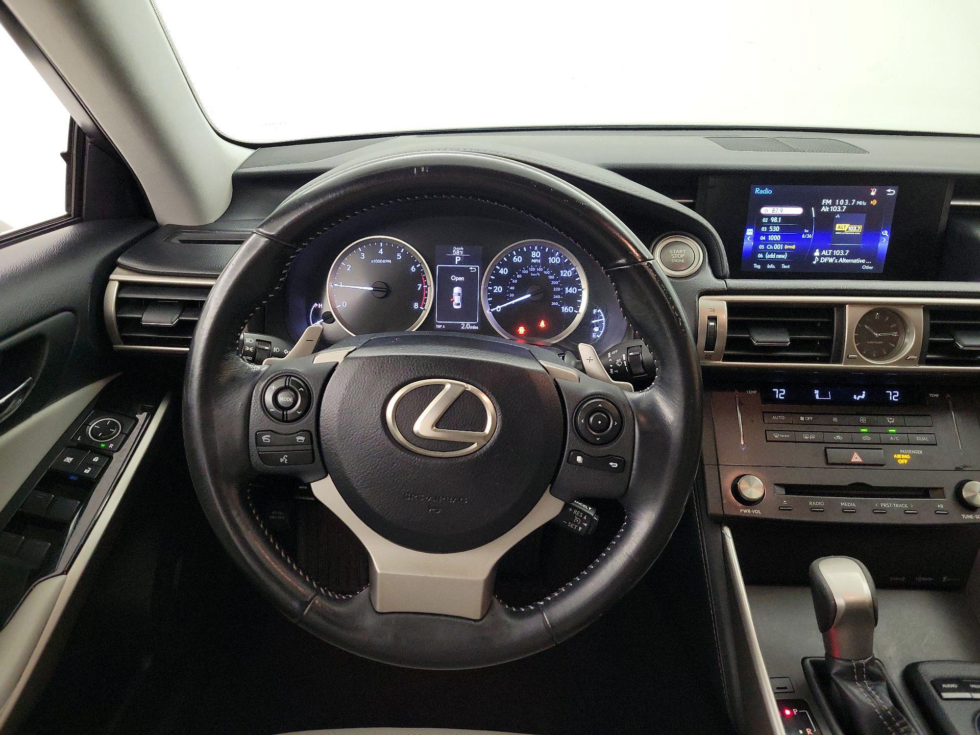 Thumbnail: 2015 Lexus IS - 10