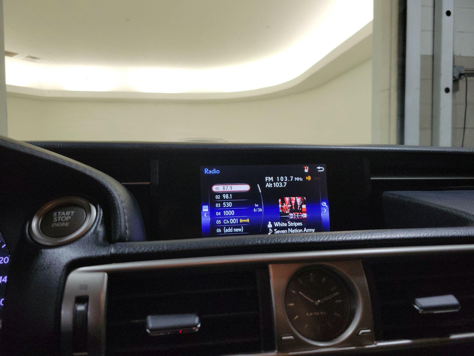 Thumbnail: 2015 Lexus IS - 15