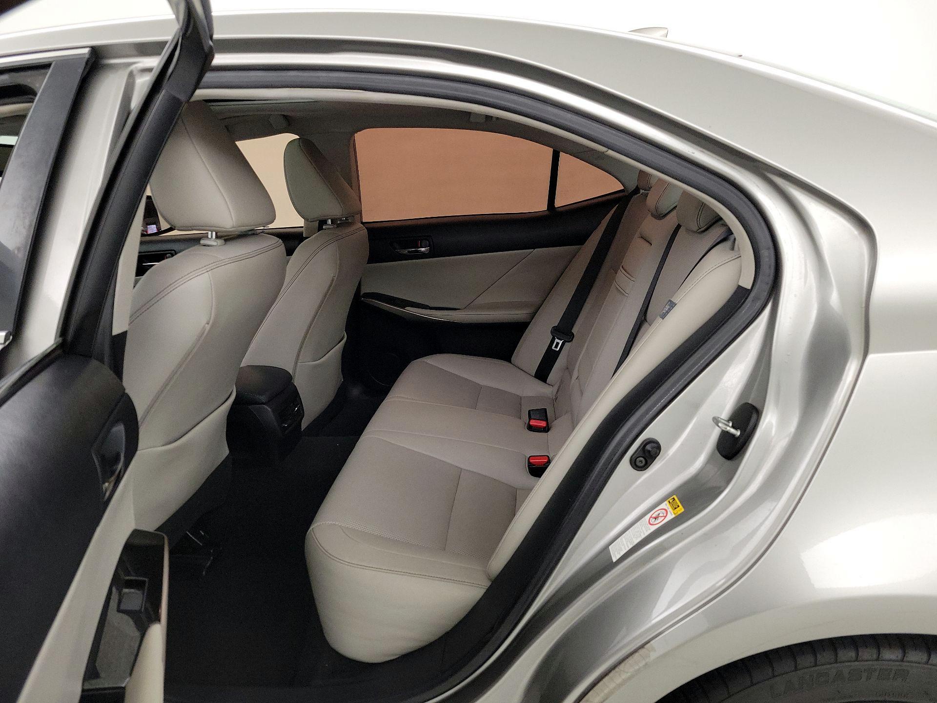 Thumbnail: 2015 Lexus IS - 19