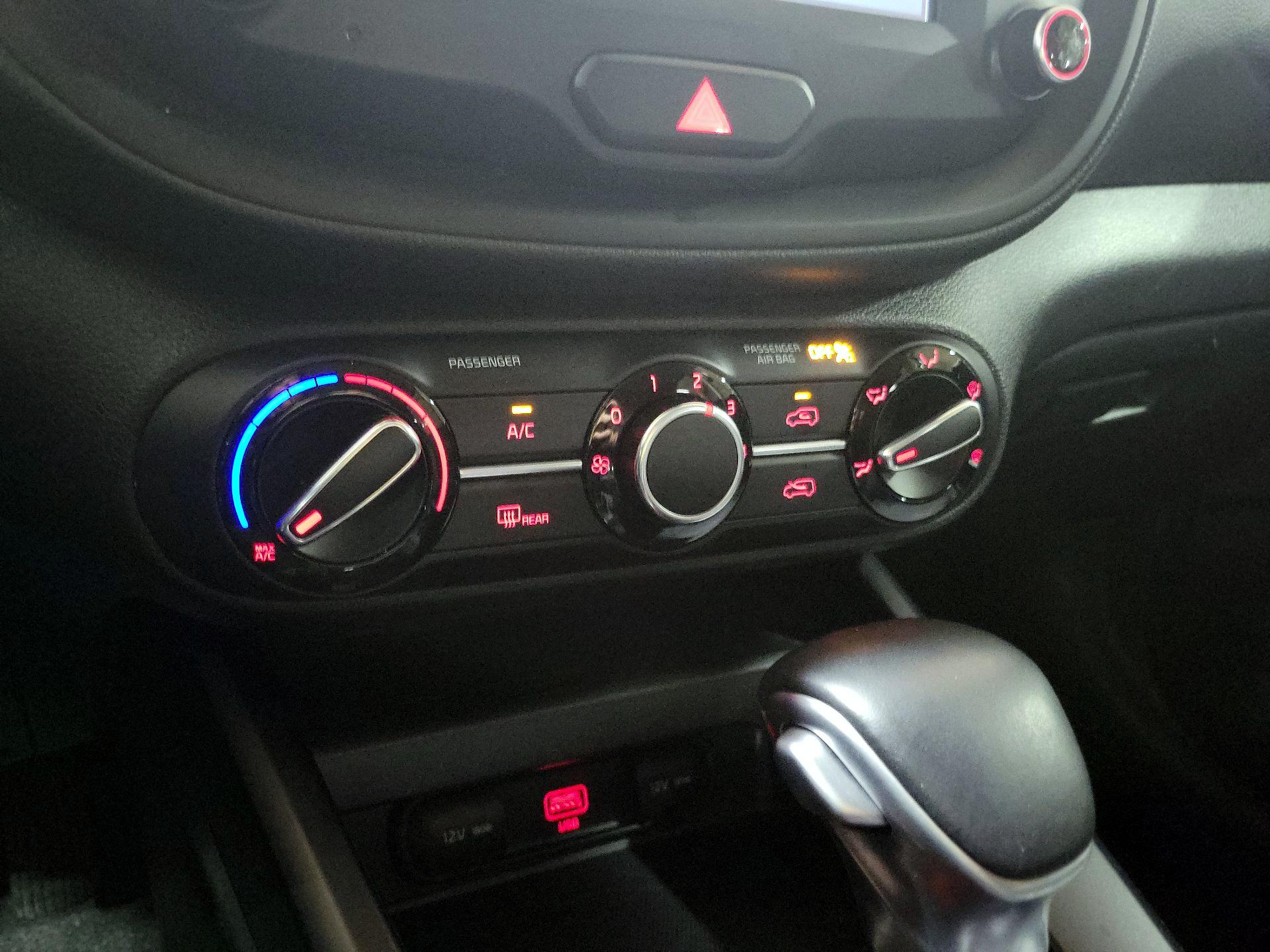 Thumbnail: 2020 Kia Soul - 16