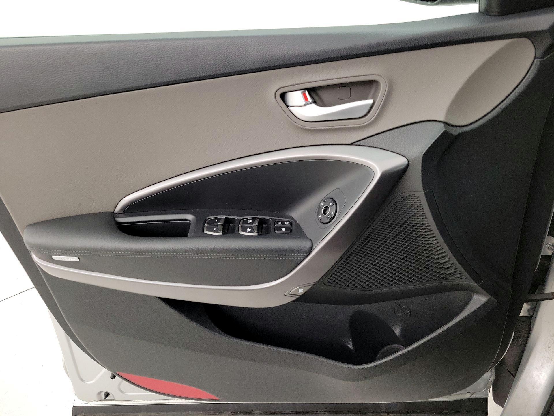 Thumbnail: 2018 Hyundai Santa Fe - 12