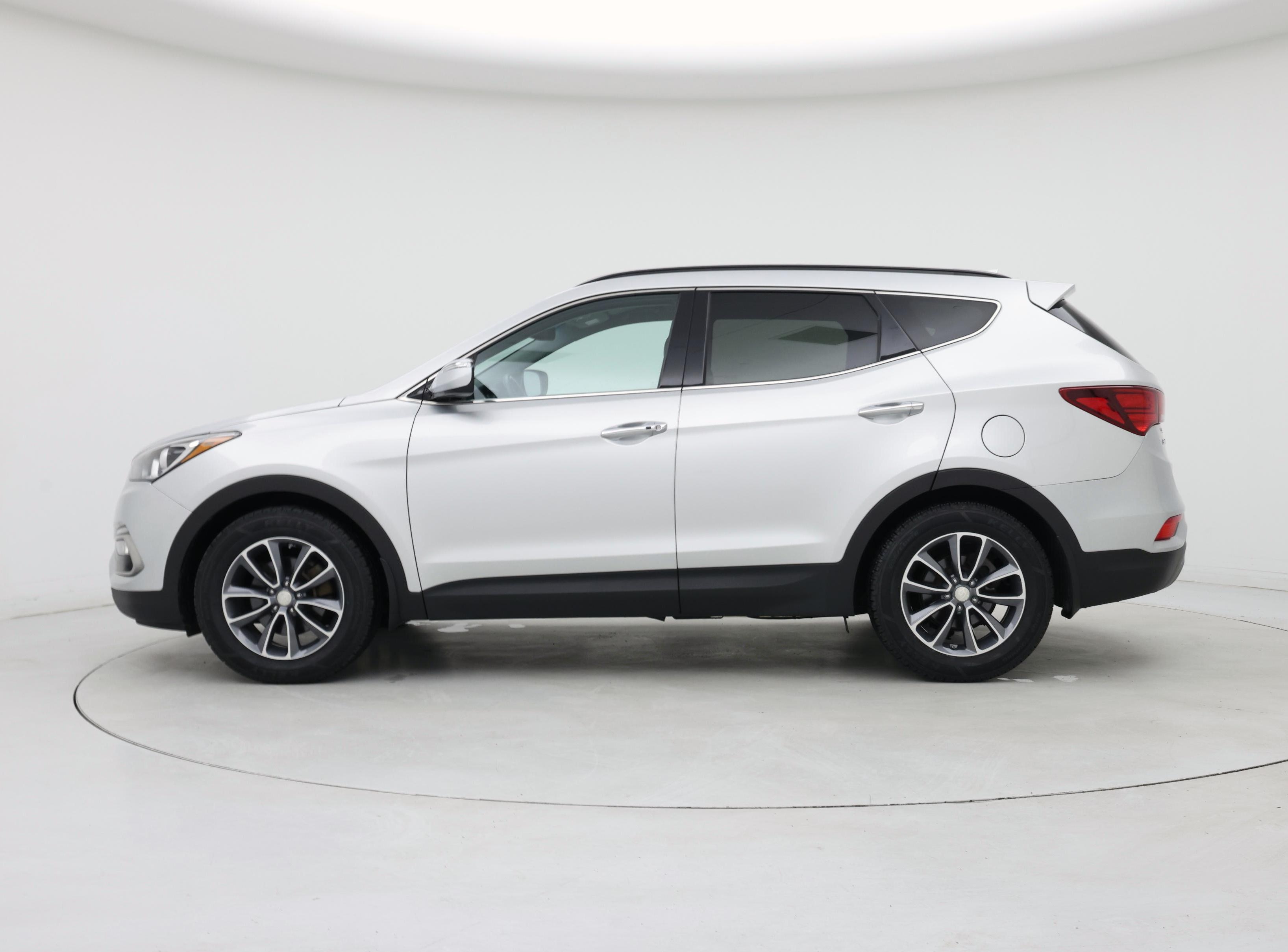 Thumbnail: 2018 Hyundai Santa Fe - 3