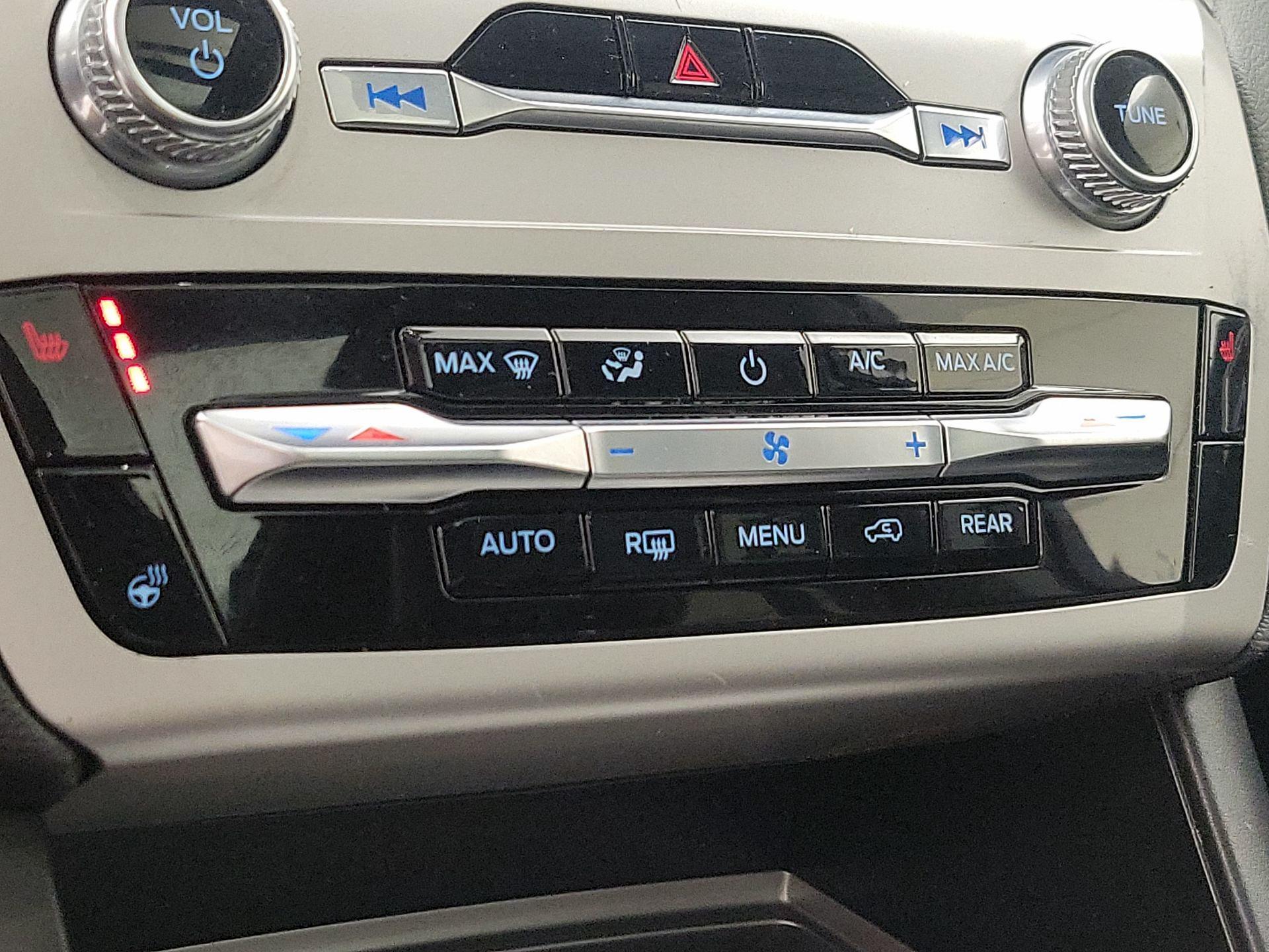 Thumbnail: 2022 Ford Explorer - 16