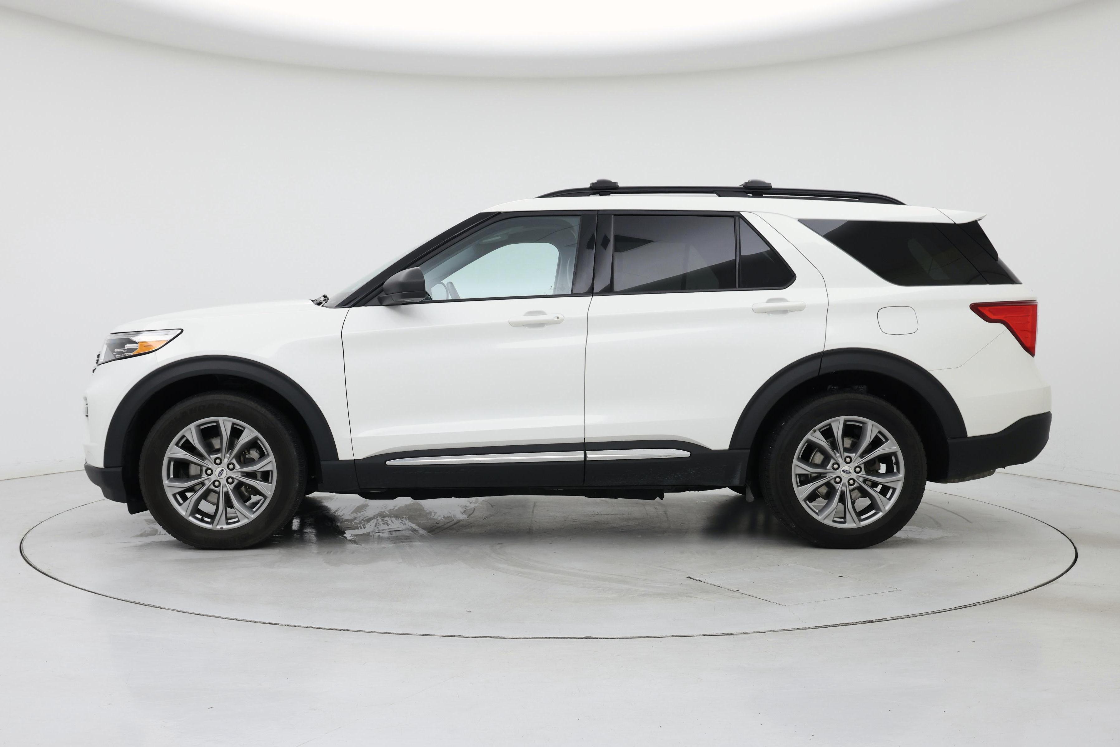 Thumbnail: 2022 Ford Explorer - 3