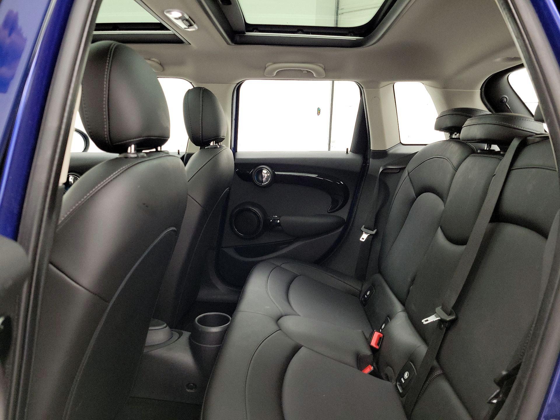 Thumbnail: 2019 MINI Cooper Hardtop - 20