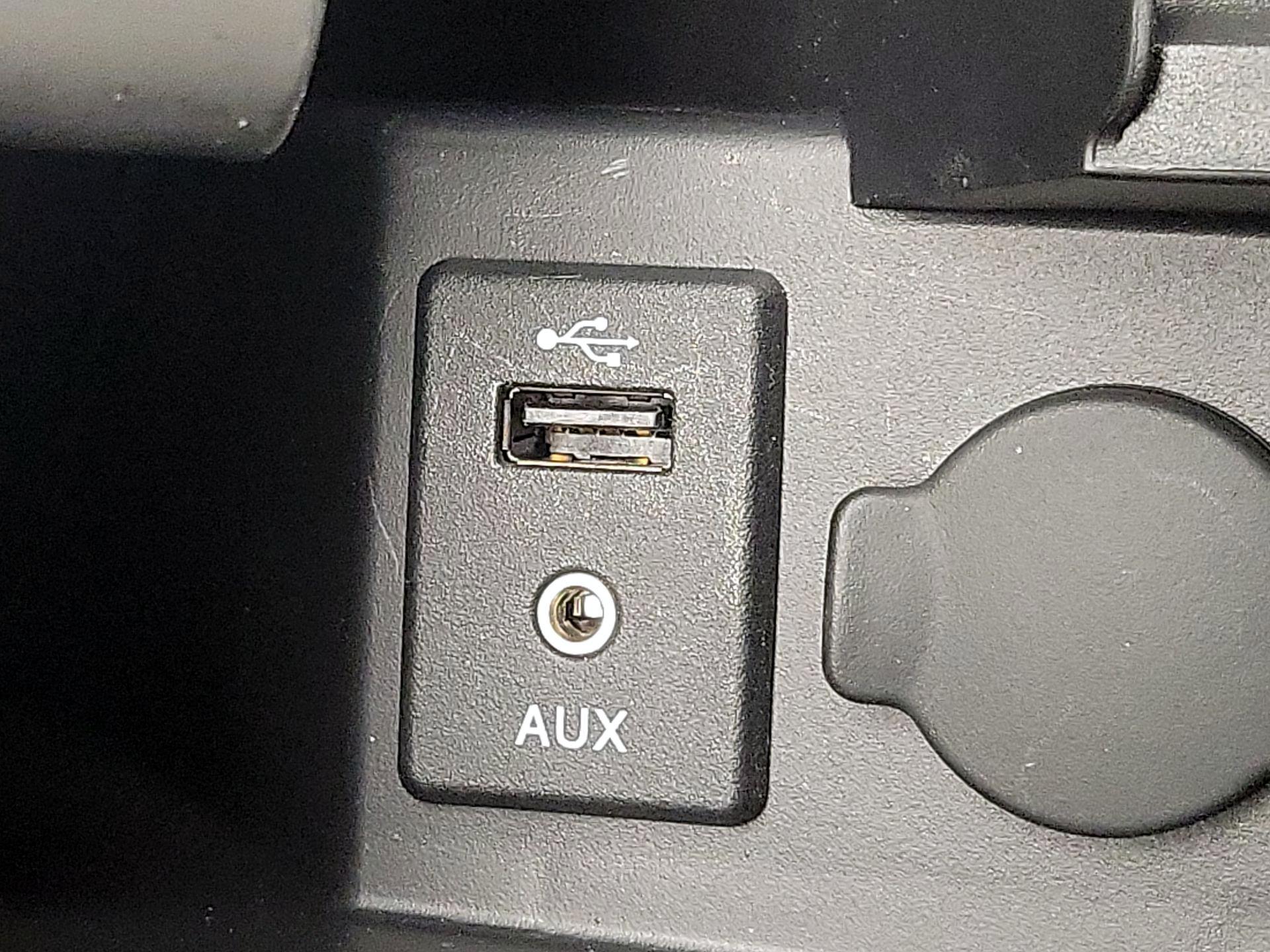 Thumbnail: 2015 Nissan Xterra - 17