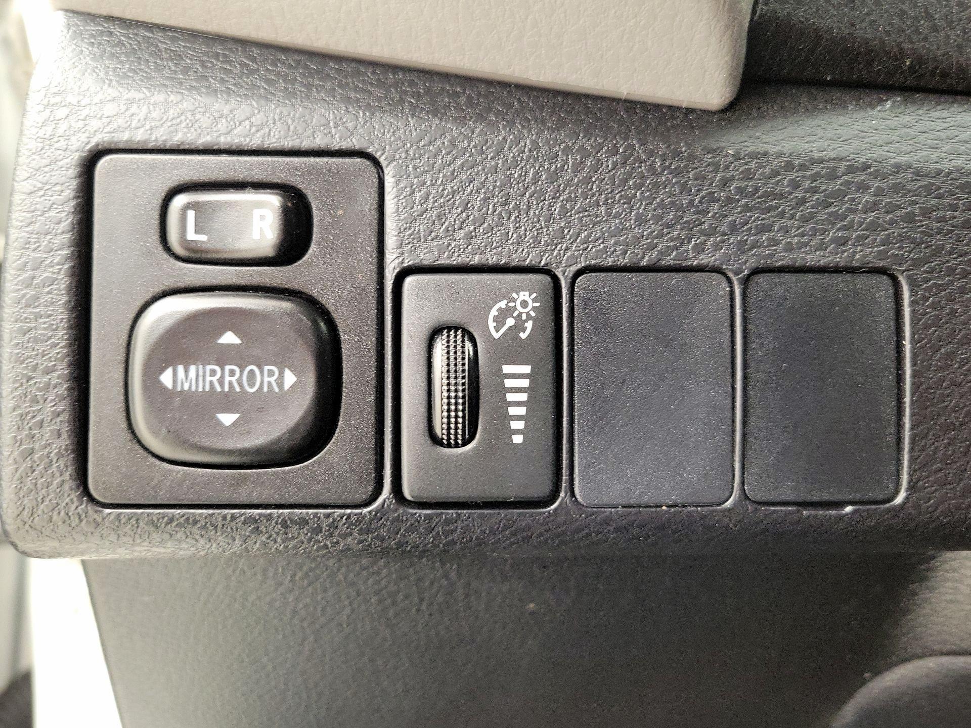 Thumbnail: 2016 Toyota Corolla - 13