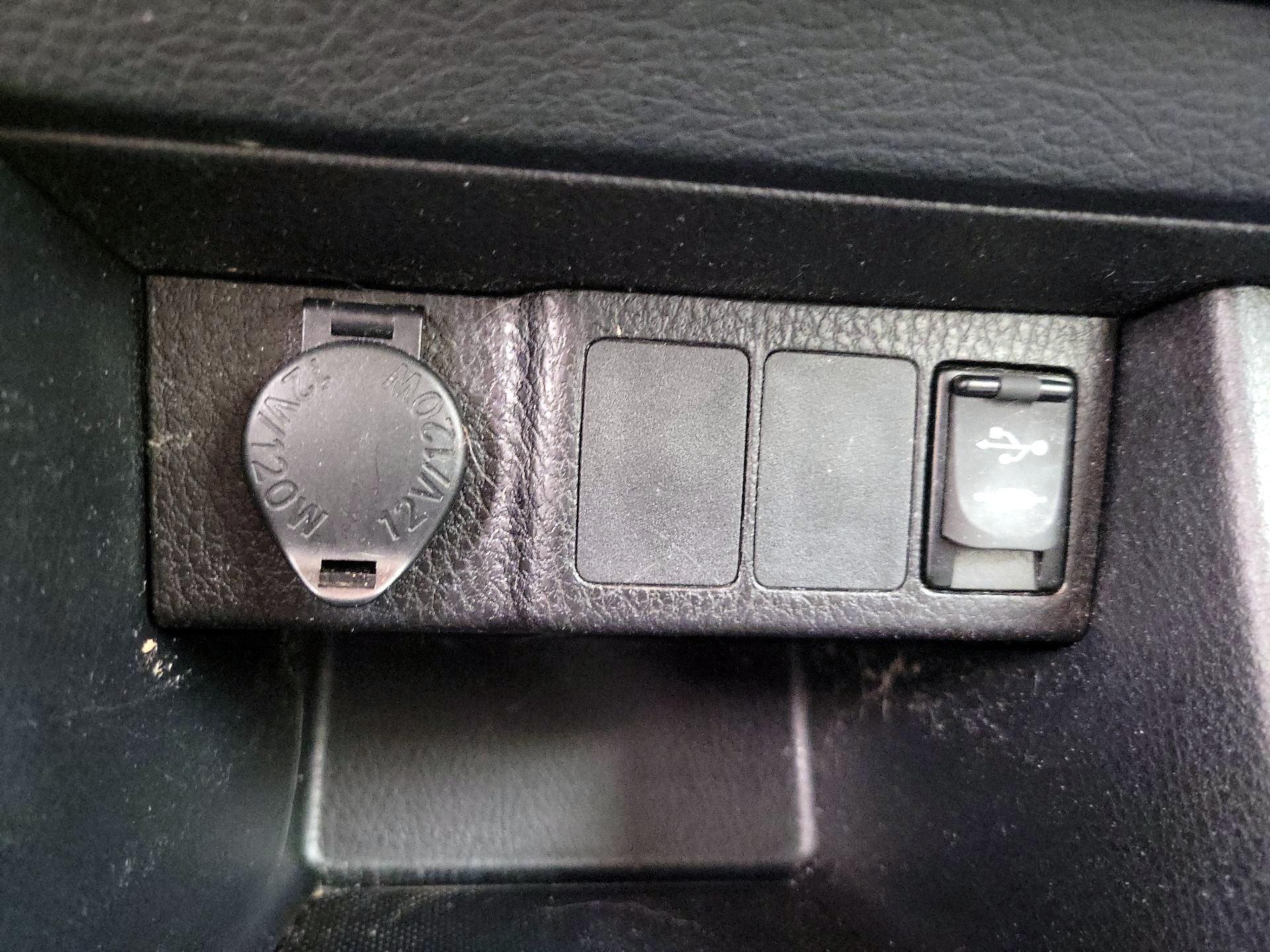 Thumbnail: 2016 Toyota Corolla - 18