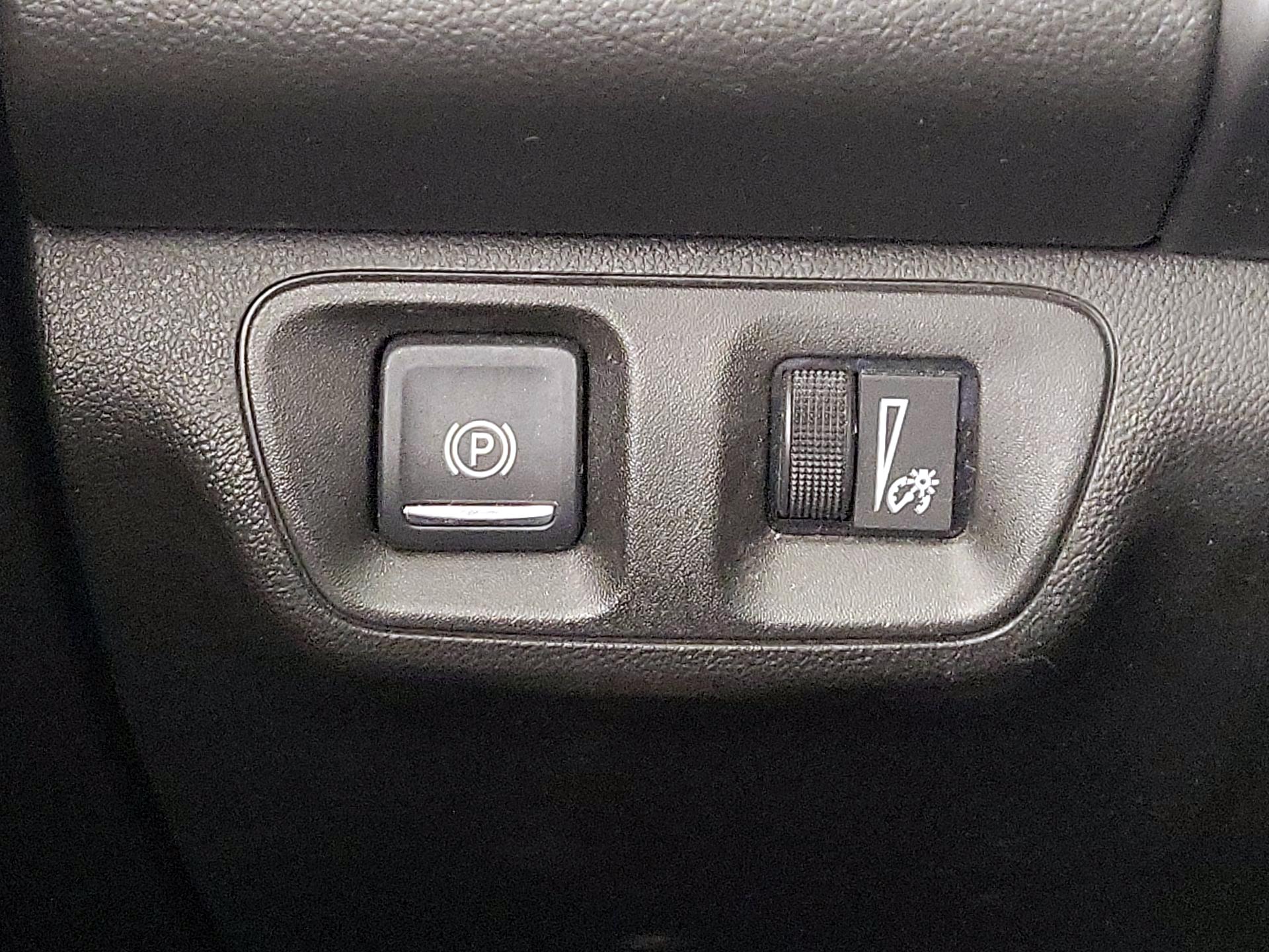 Thumbnail: 2017 GMC Acadia - 13