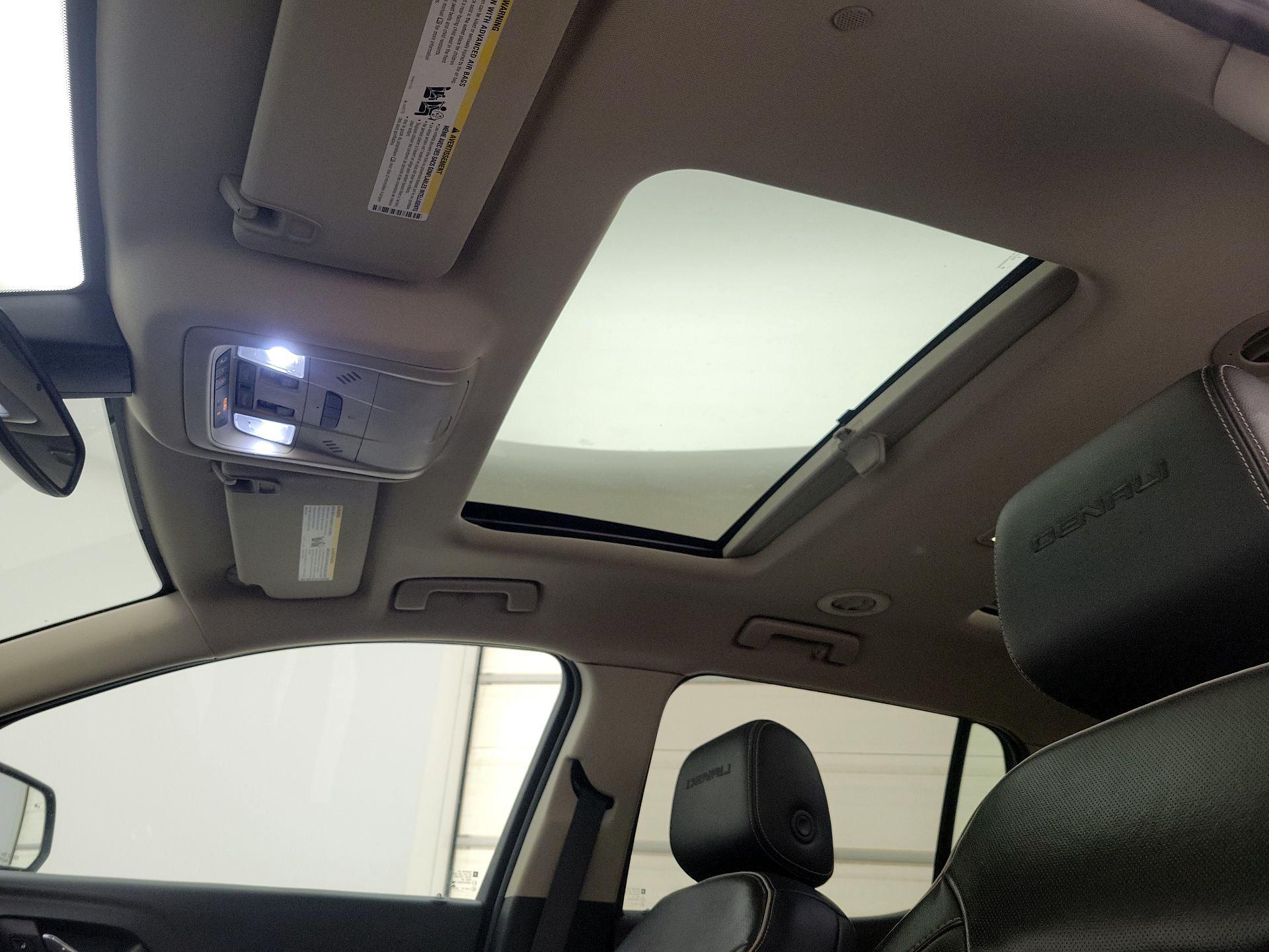 Thumbnail: 2017 GMC Acadia - 20