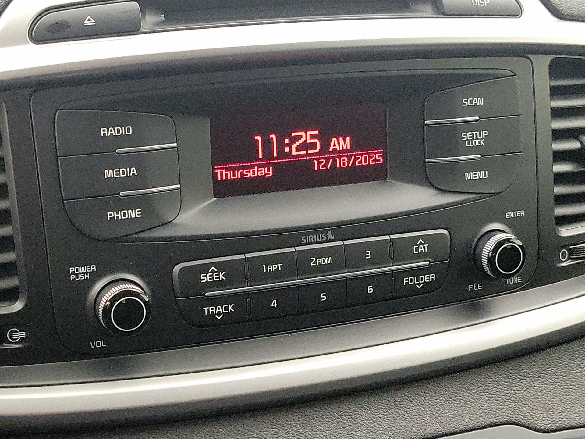 Thumbnail: 2016 Kia Sorento - 14