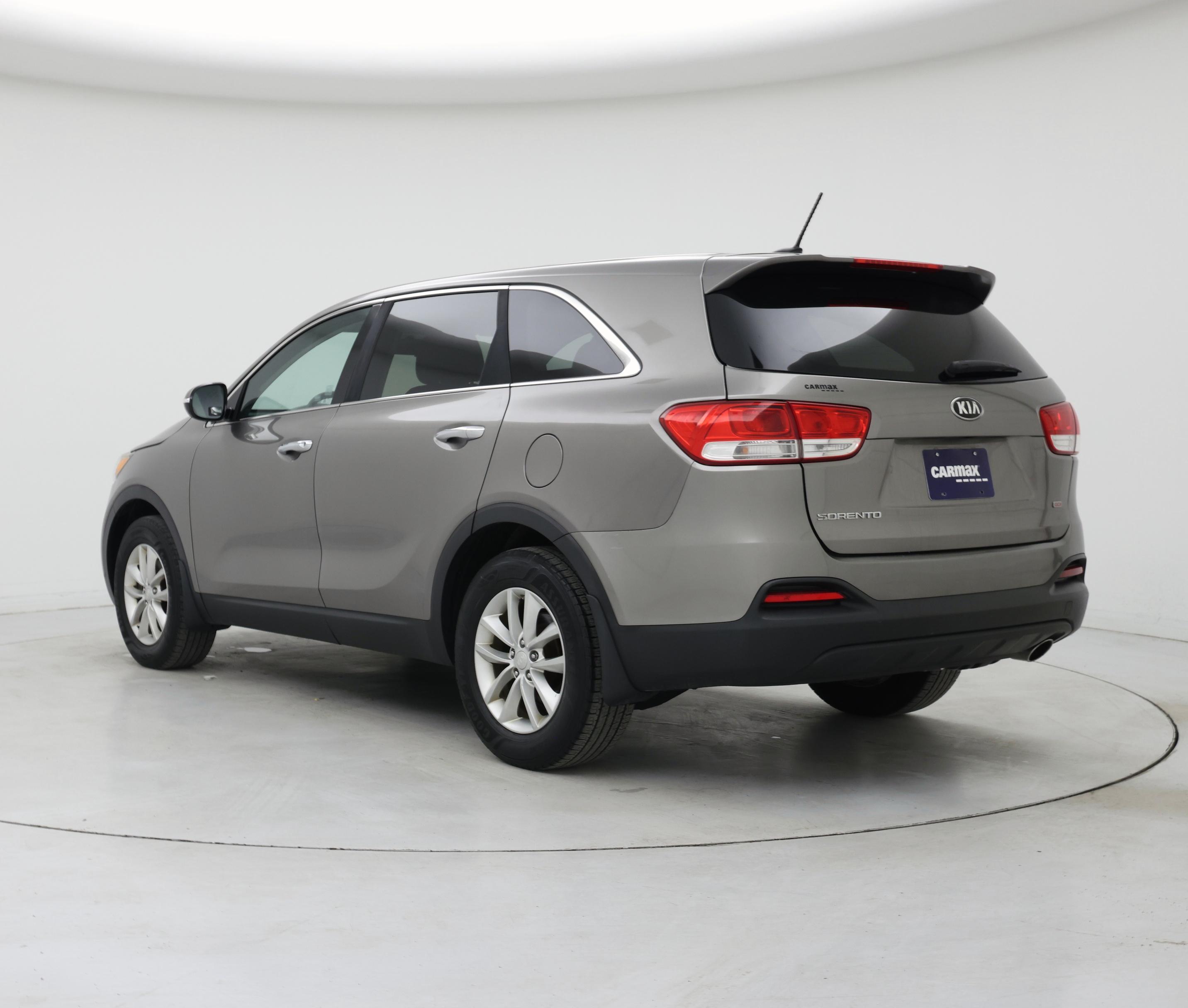 Thumbnail: 2016 Kia Sorento - 2