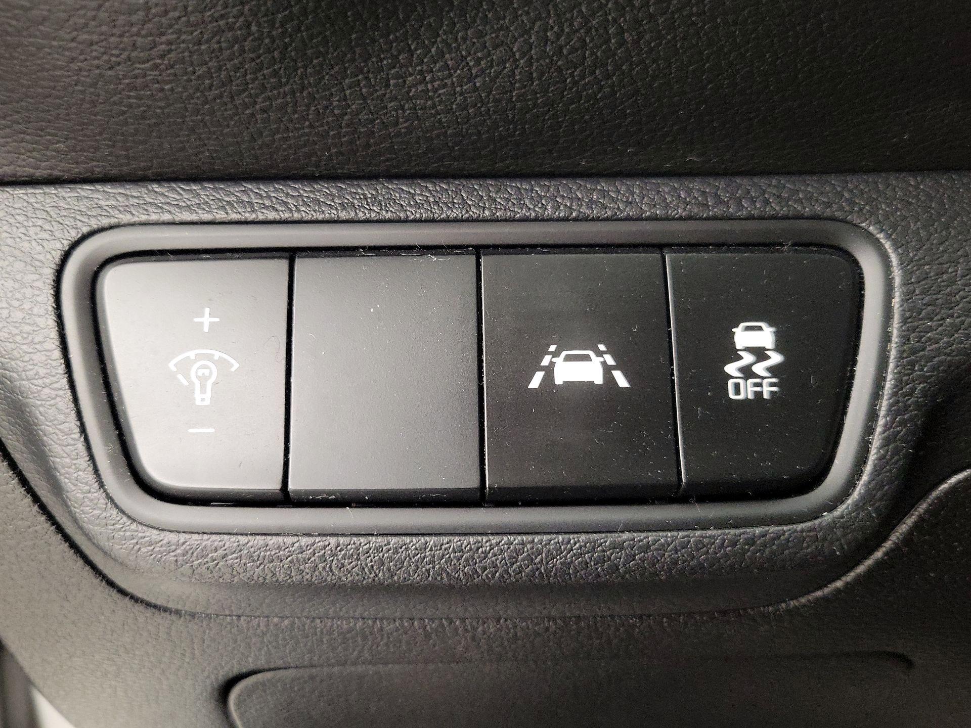 Thumbnail: 2019 Kia Forte - 13