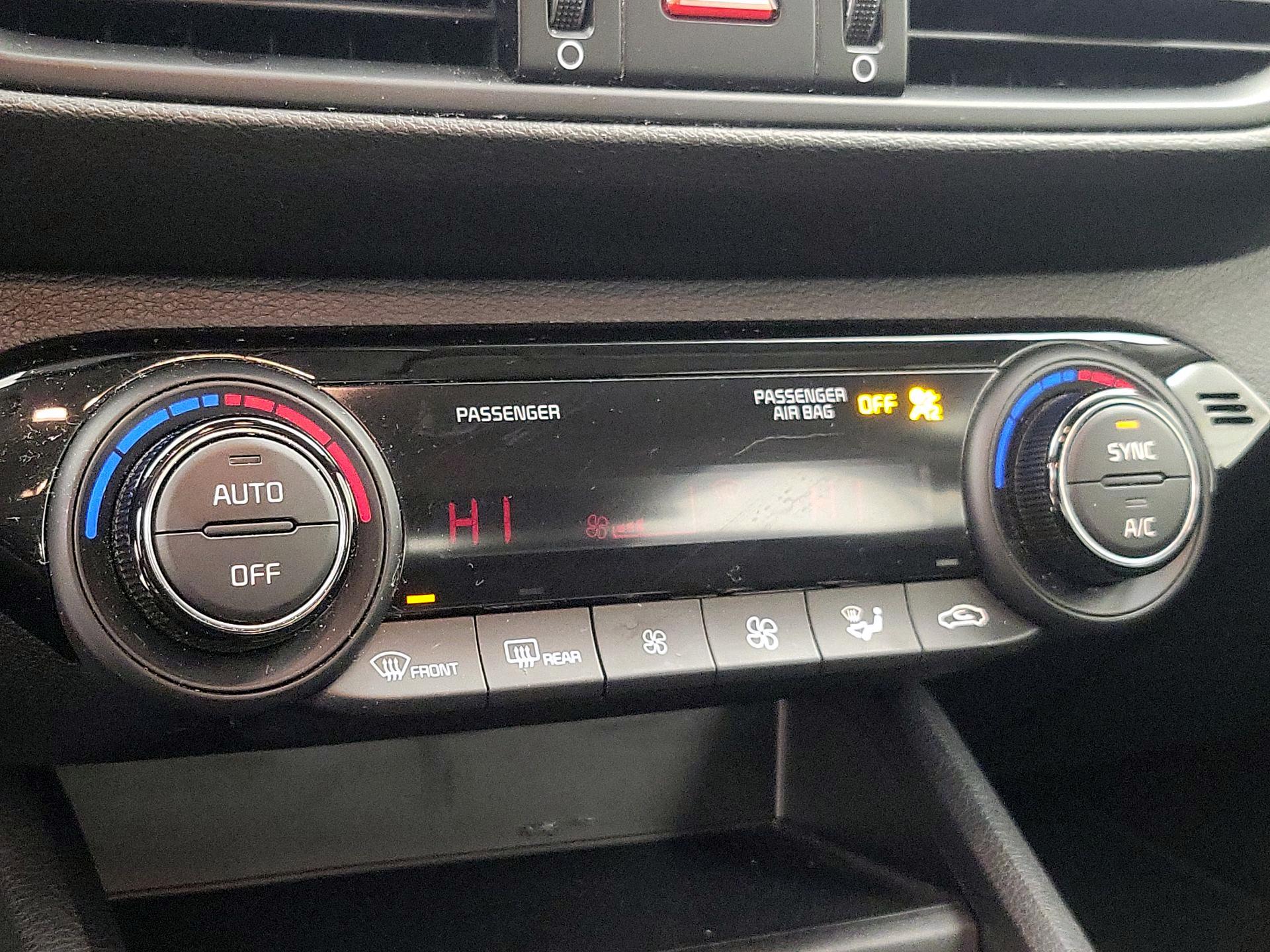 Thumbnail: 2019 Kia Forte - 16