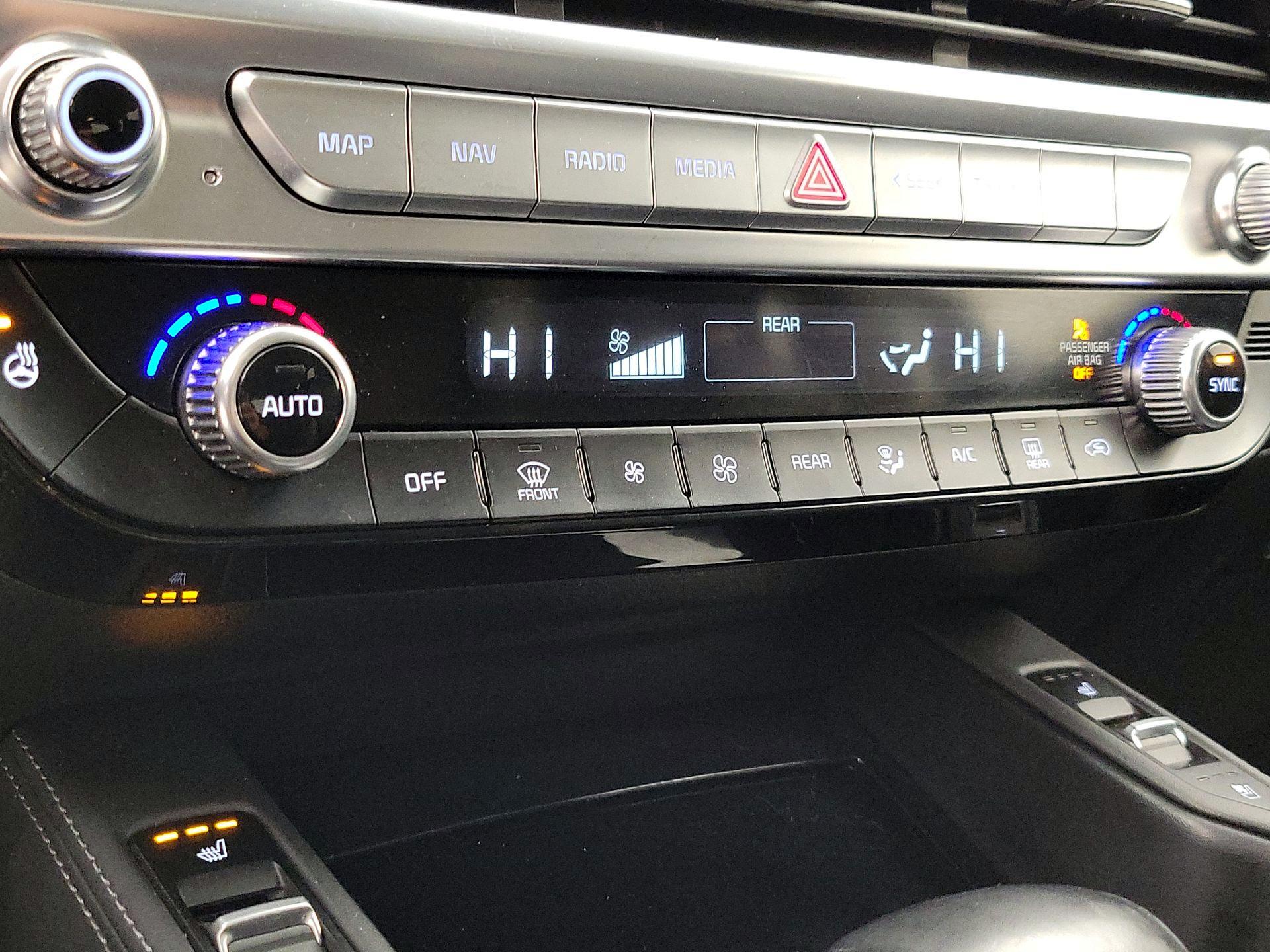 Thumbnail: 2021 Kia Telluride - 17