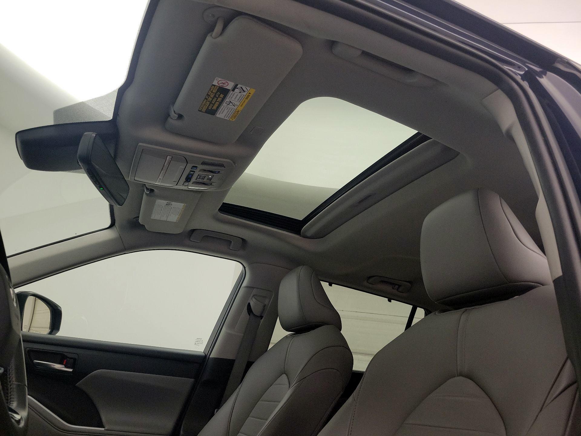 Thumbnail: 2021 Toyota Highlander - 19