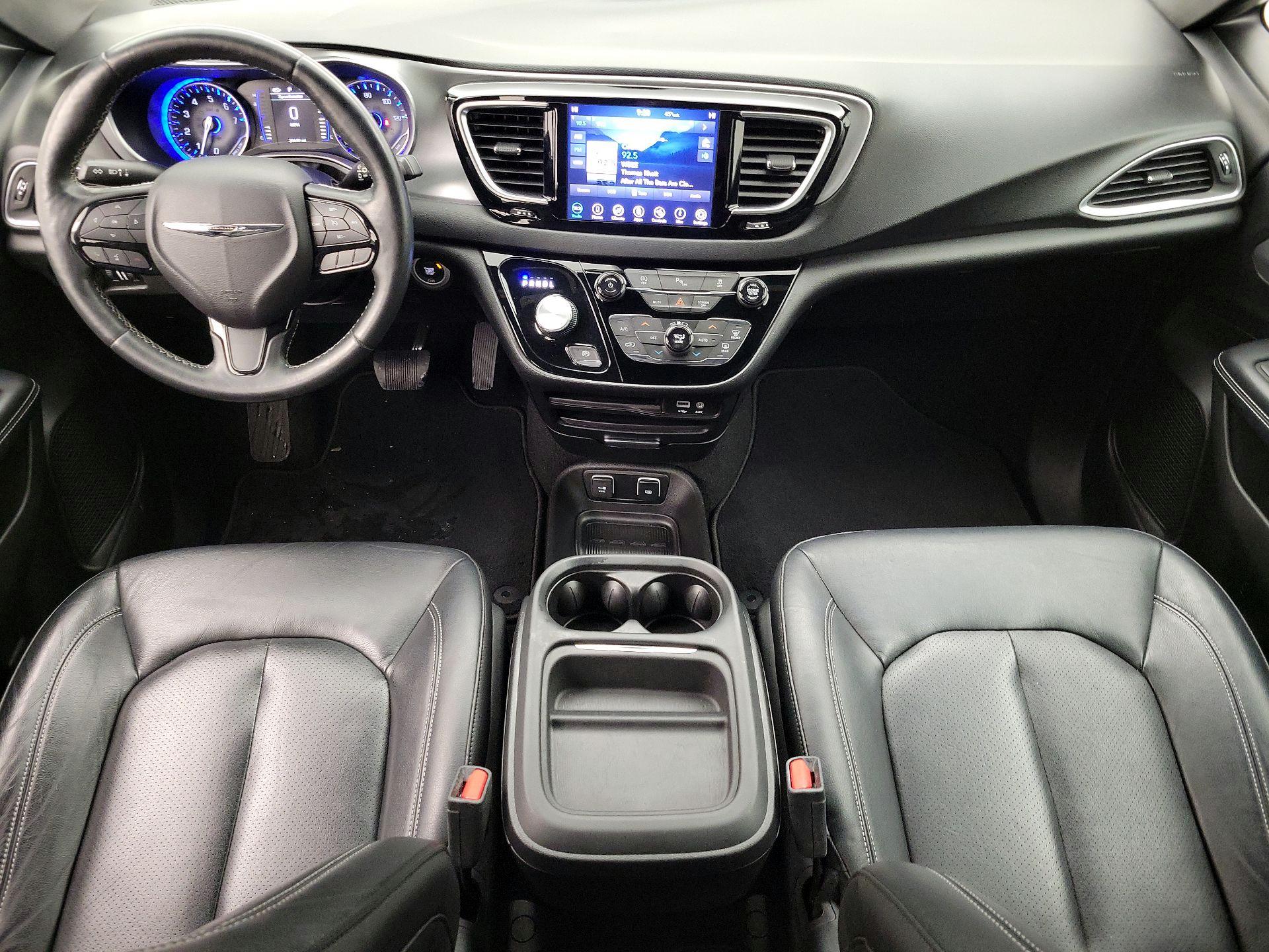 Thumbnail: 2019 Chrysler Pacifica - 9