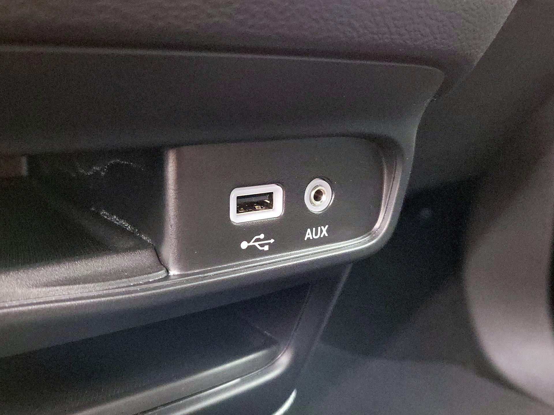 Thumbnail: 2019 Chrysler Pacifica - 18