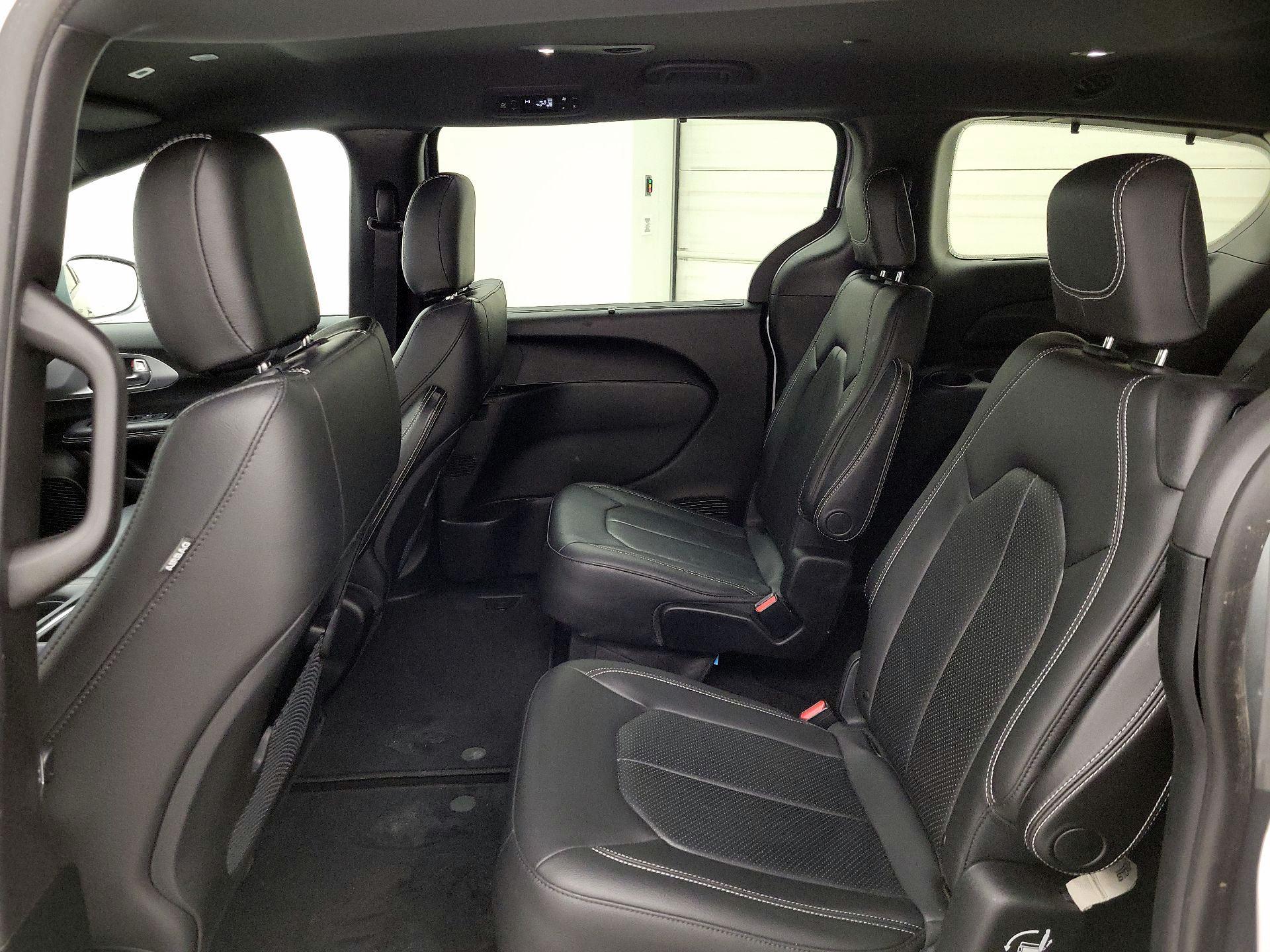 Thumbnail: 2019 Chrysler Pacifica - 19