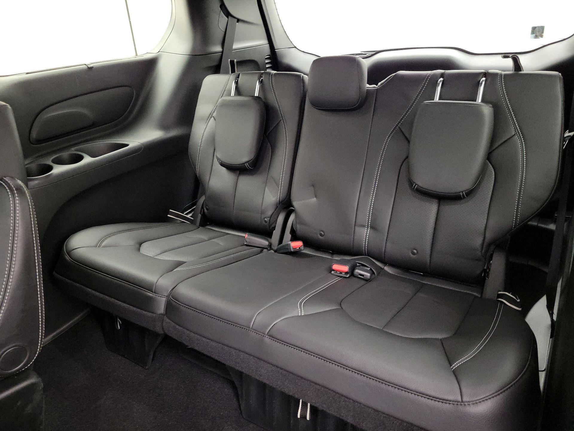 Thumbnail: 2019 Chrysler Pacifica - 20