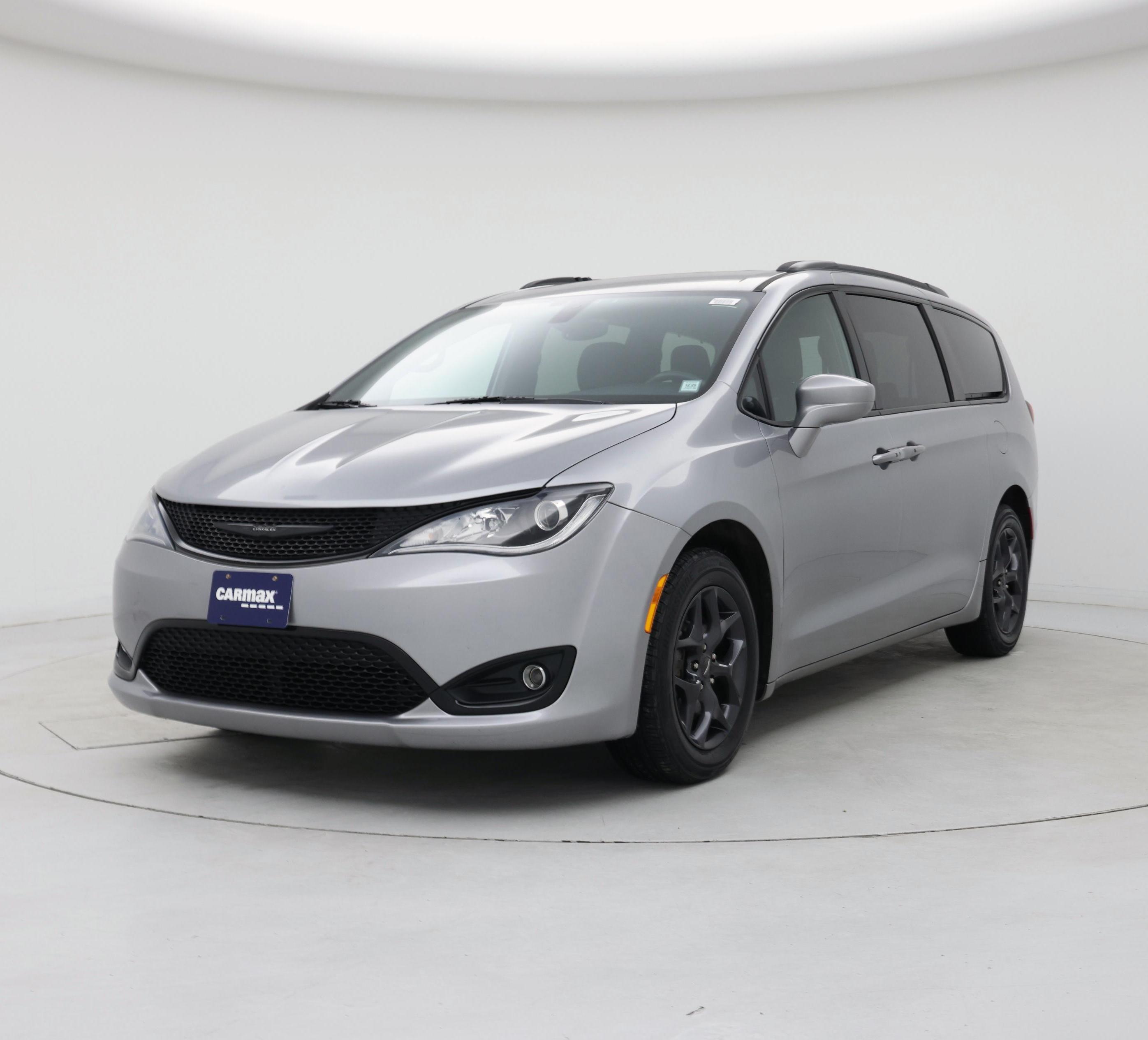 Thumbnail: 2019 Chrysler Pacifica - 4