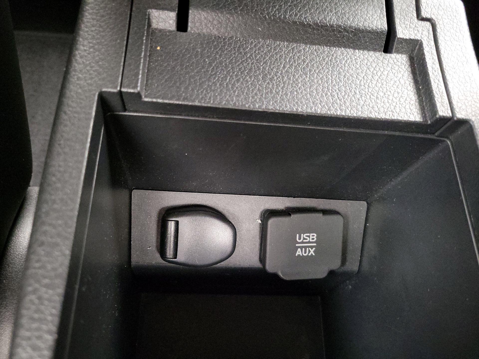 Thumbnail: 2015 Nissan Sentra - 19