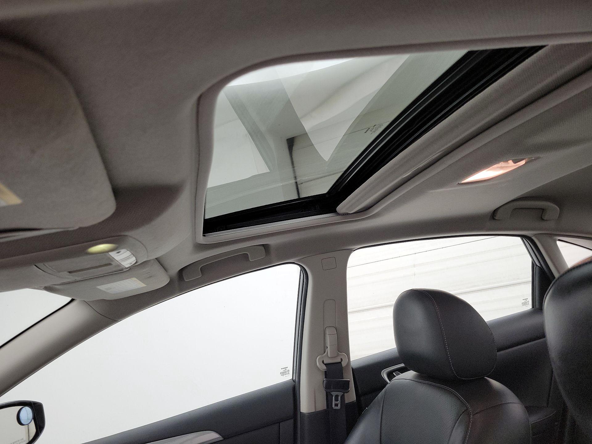 Thumbnail: 2015 Nissan Sentra - 20