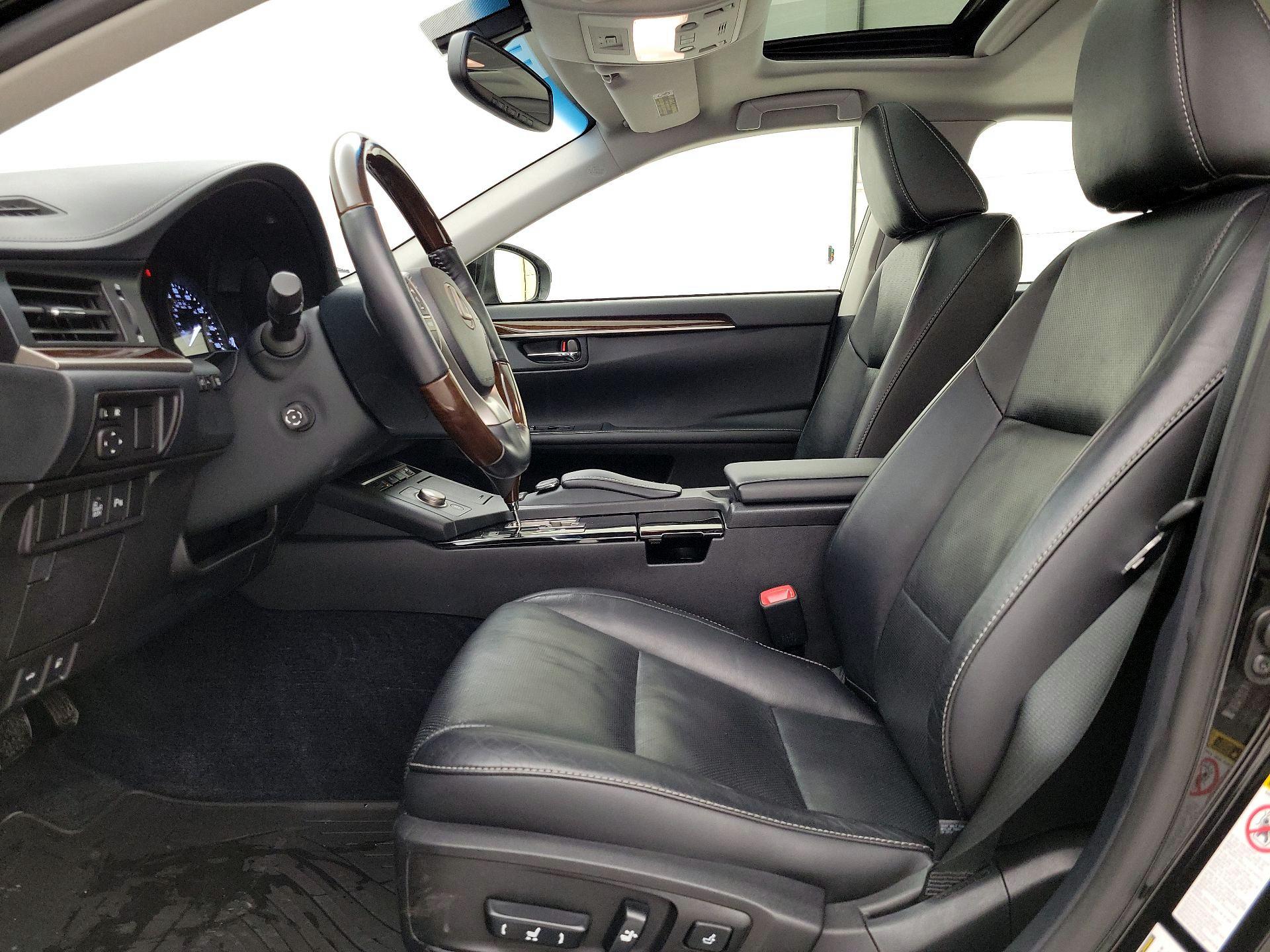 Thumbnail: 2015 Lexus ES - 11