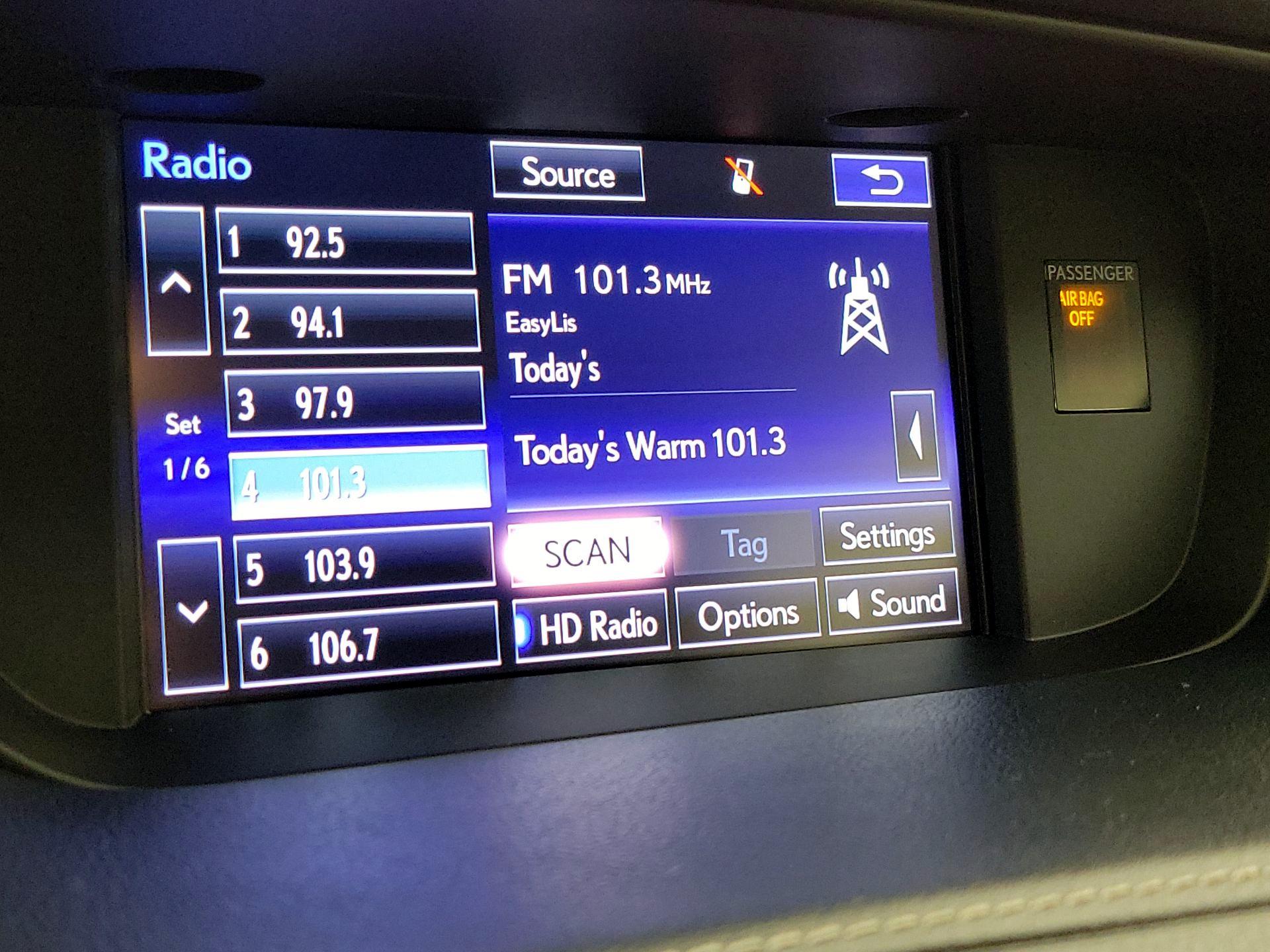 Thumbnail: 2015 Lexus ES - 16