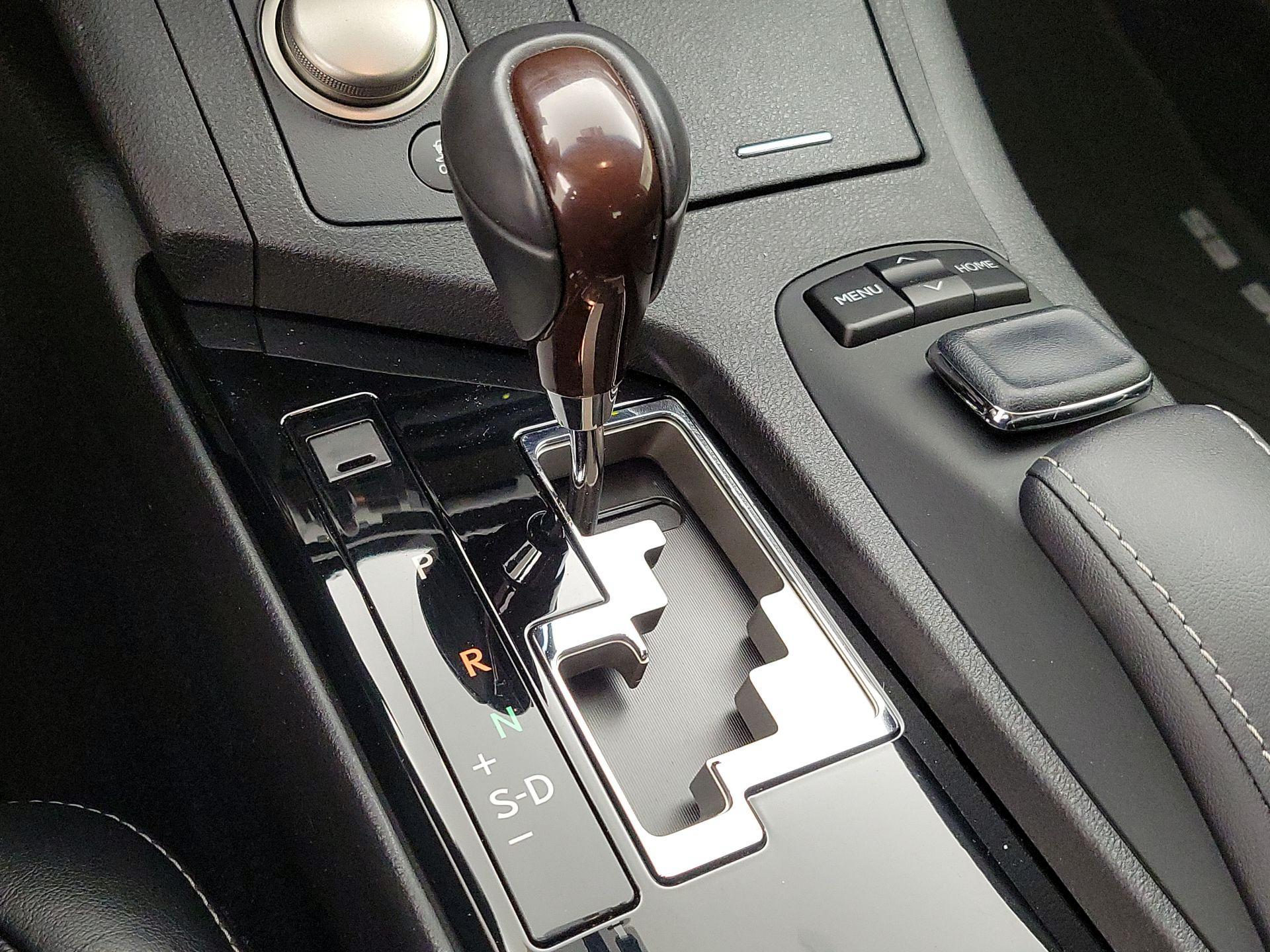 Thumbnail: 2015 Lexus ES - 18