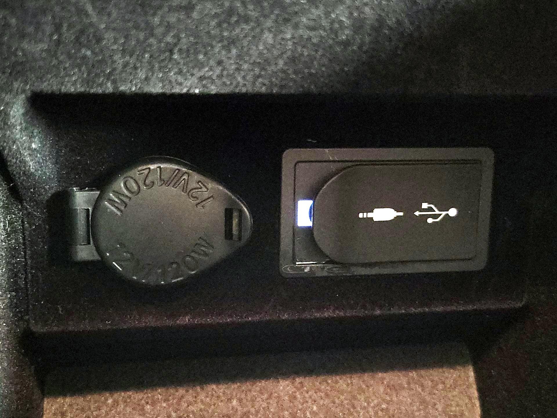 Thumbnail: 2015 Lexus ES - 19