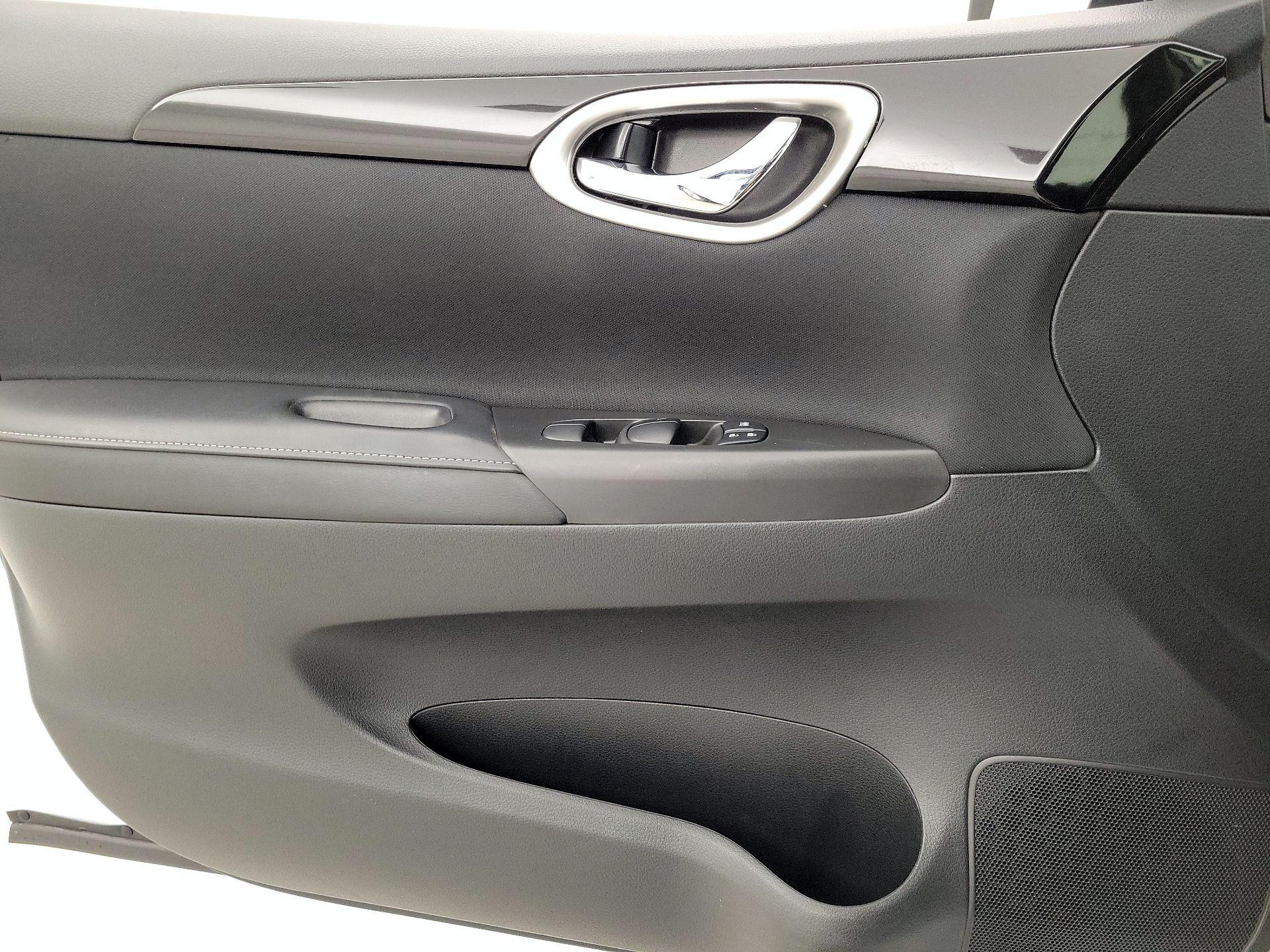 Thumbnail: 2019 Nissan Sentra - 12