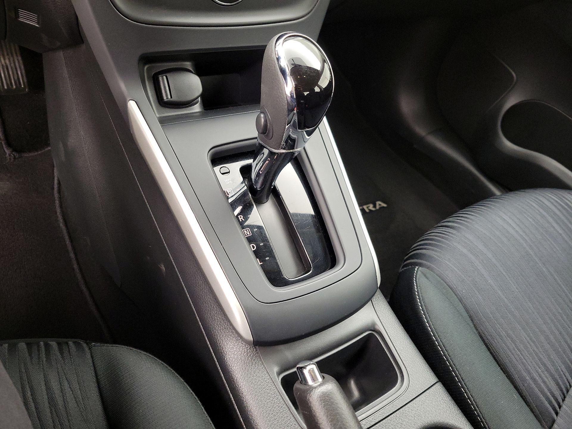 Thumbnail: 2019 Nissan Sentra - 17