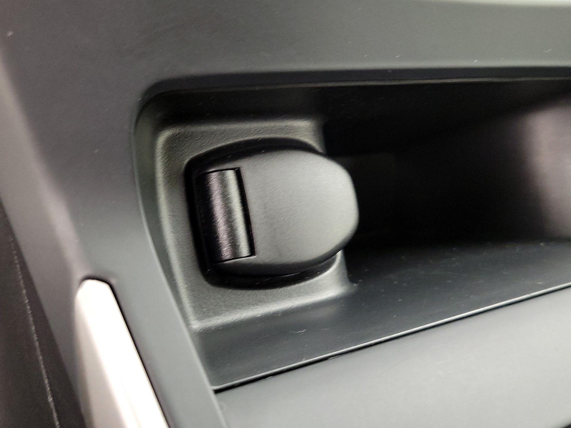 Thumbnail: 2019 Nissan Sentra - 18