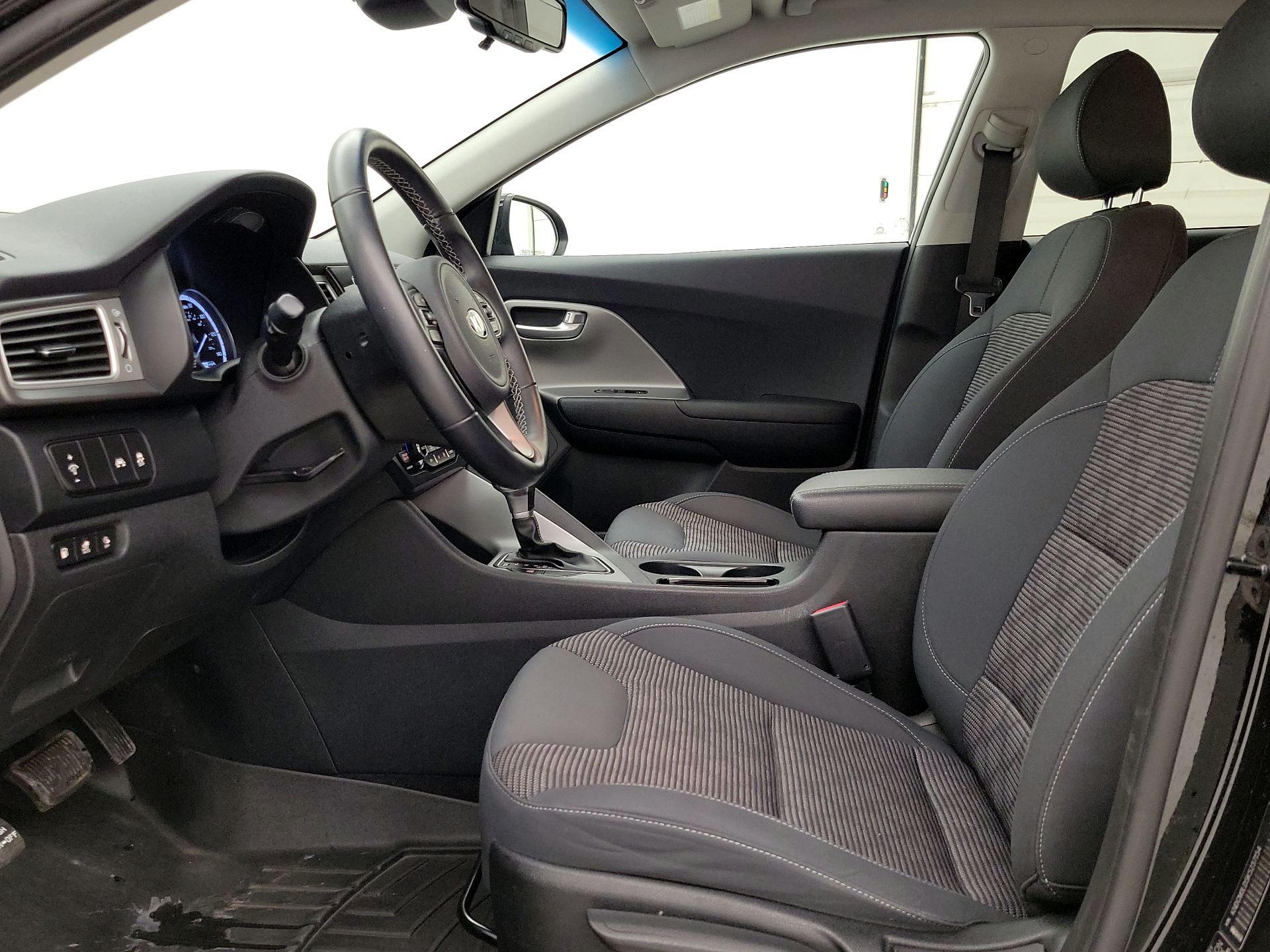 Thumbnail: 2019 Kia Niro - 11