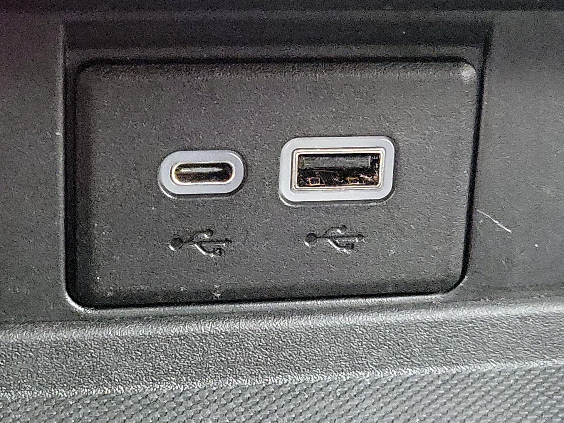 Thumbnail: 2022 Chevrolet Tahoe - 18