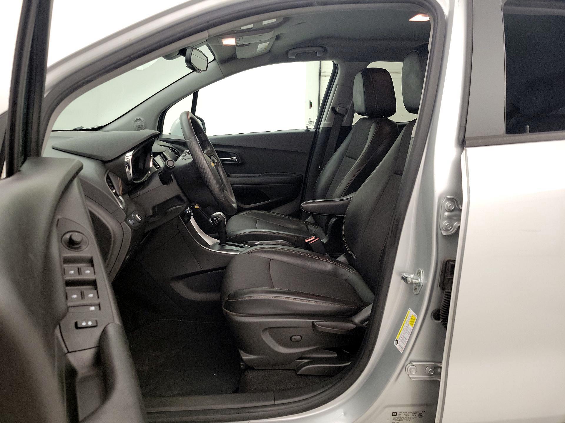 Thumbnail: 2021 Chevrolet Trax - 11