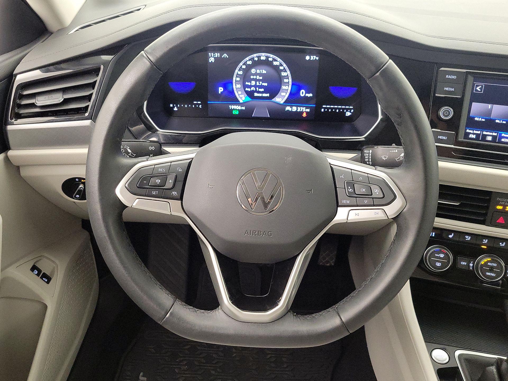 Thumbnail: 2024 Volkswagen Jetta - 10