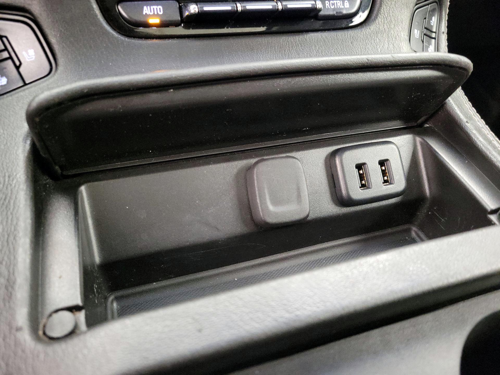 Thumbnail: 2019 GMC Yukon - 19