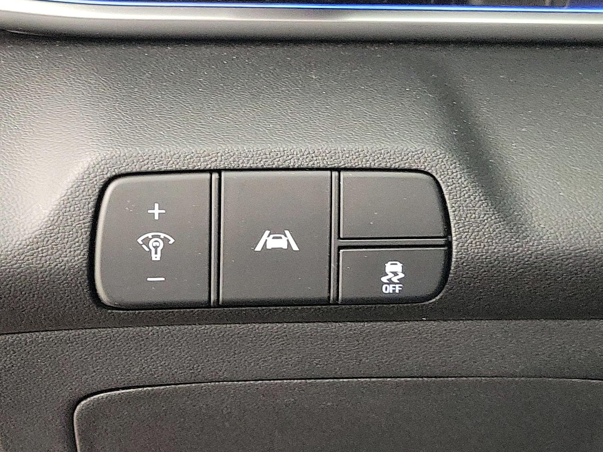 Thumbnail: 2022 Hyundai Elantra - 13