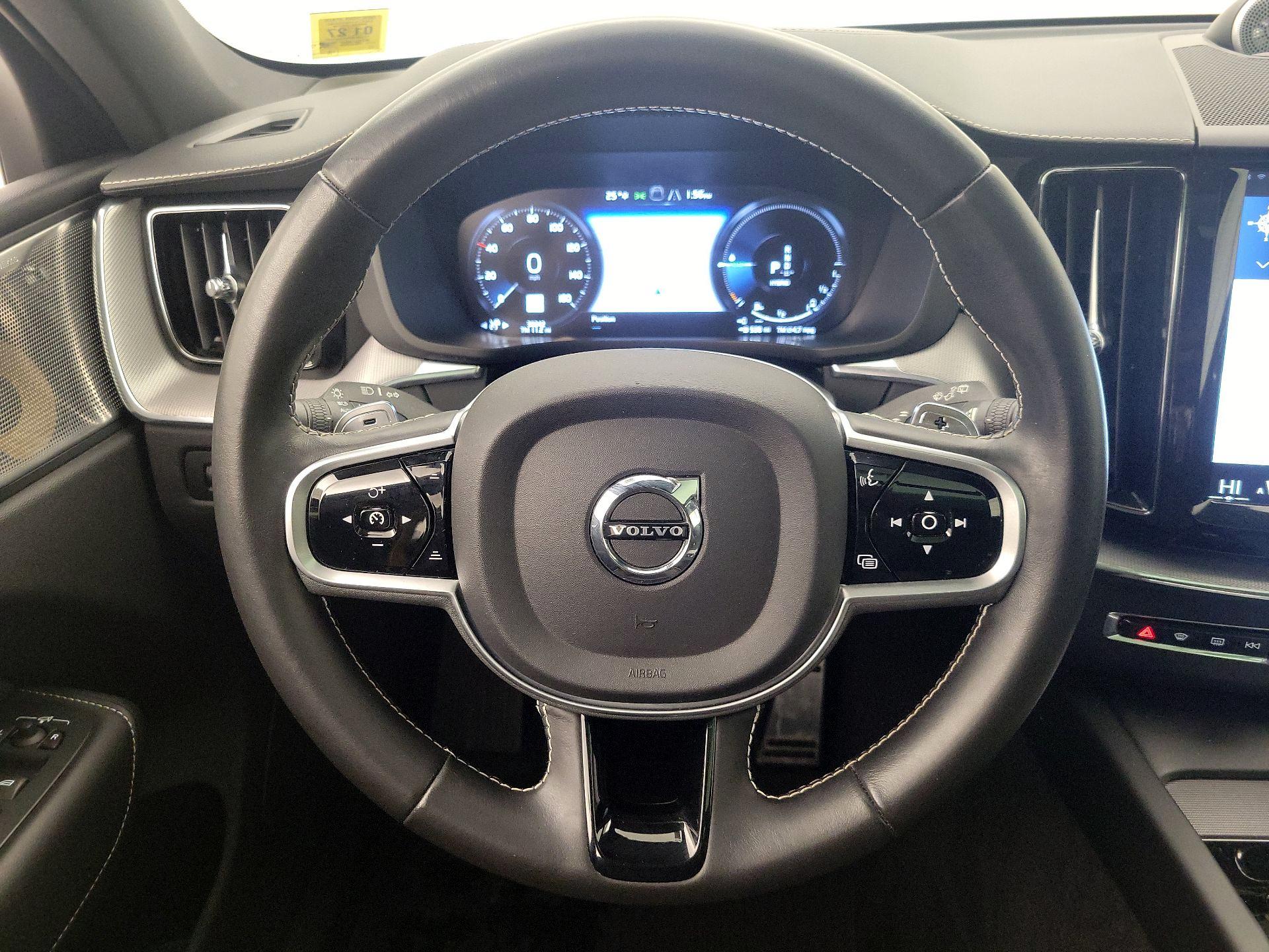 Thumbnail: 2020 Volvo XC60 - 10