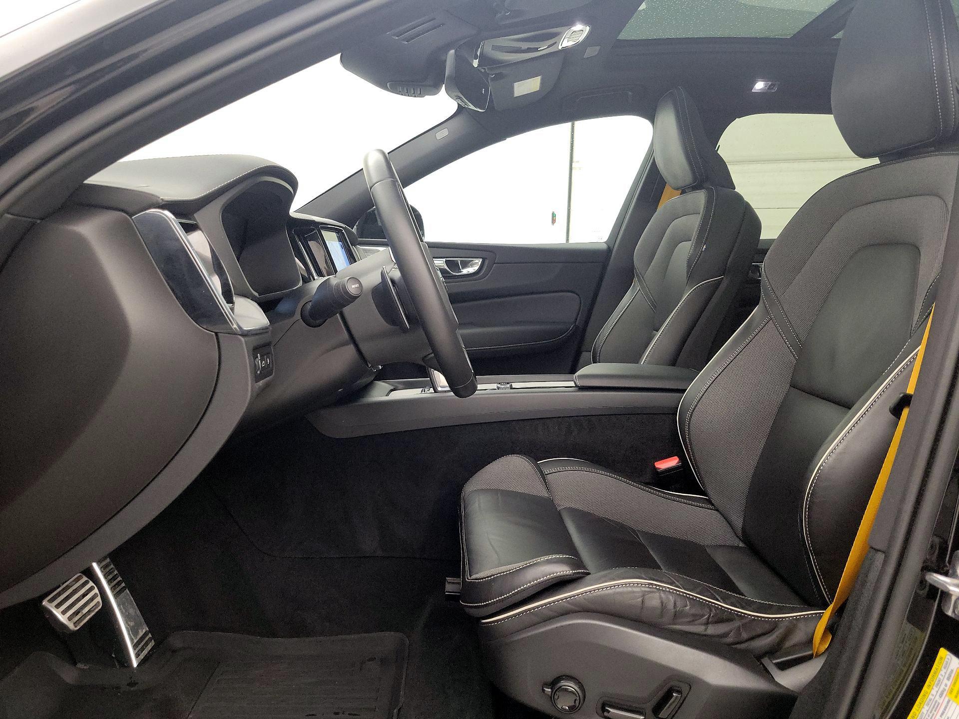 Thumbnail: 2020 Volvo XC60 - 11