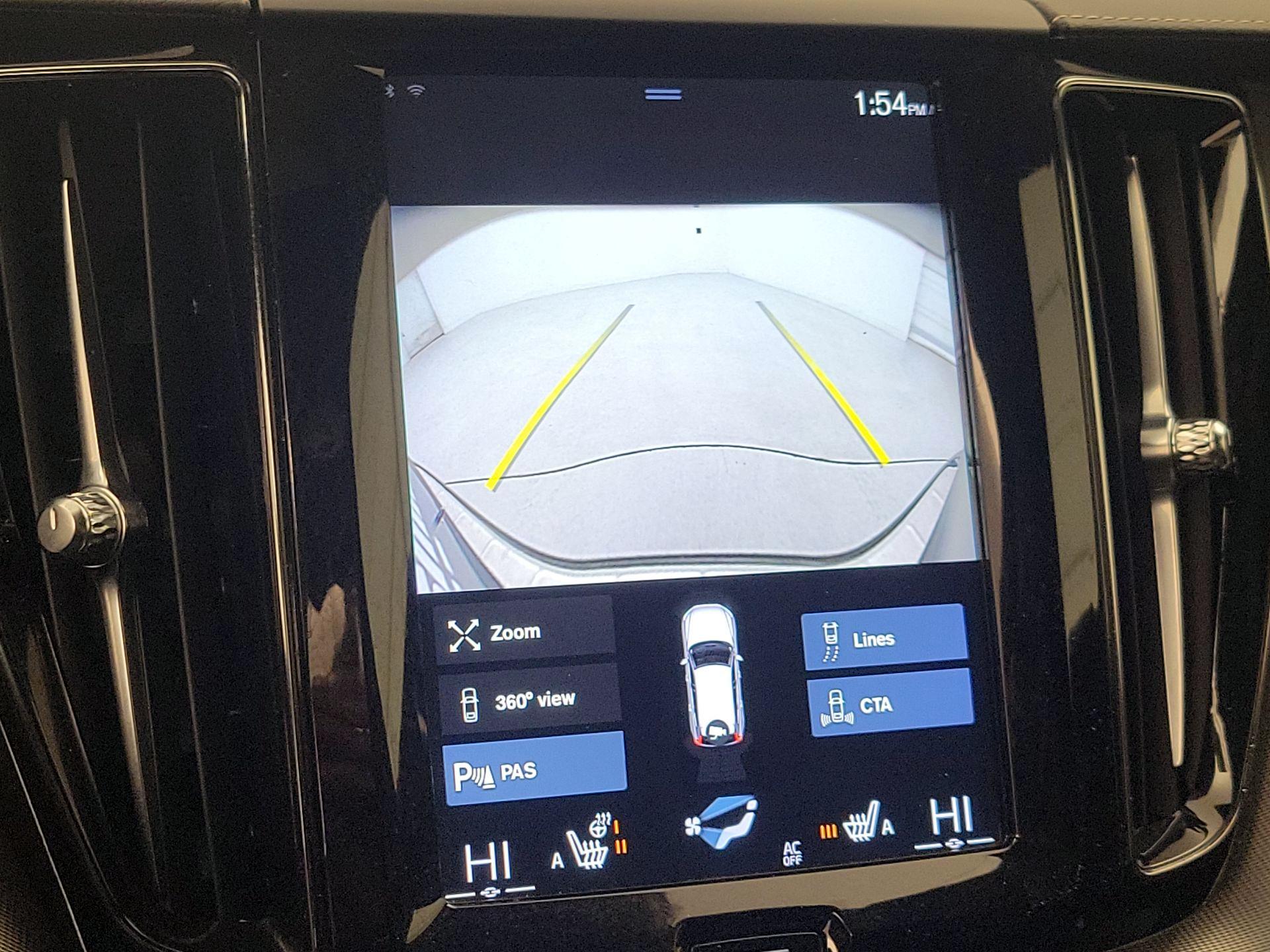 Thumbnail: 2020 Volvo XC60 - 15