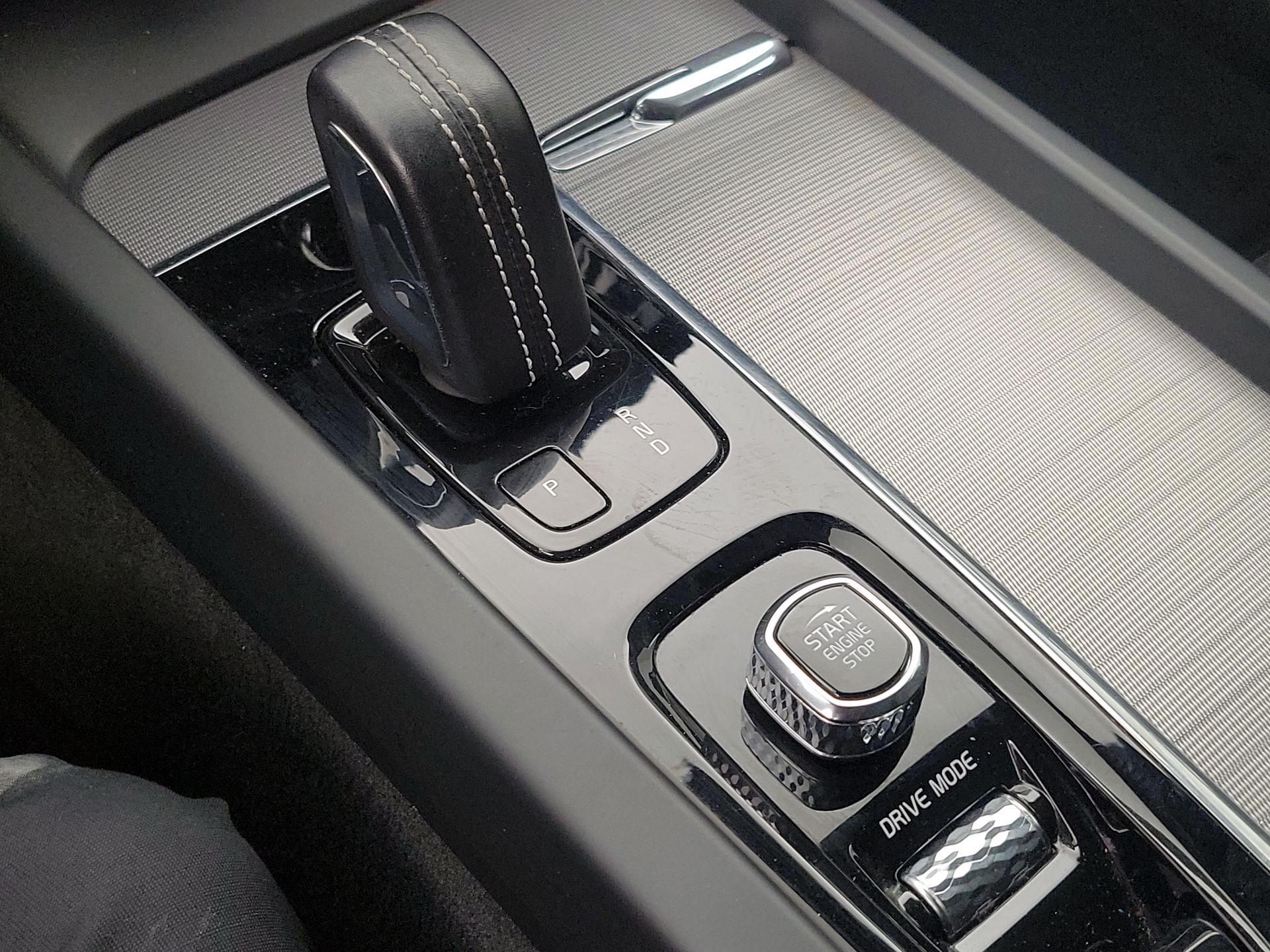 Thumbnail: 2020 Volvo XC60 - 18