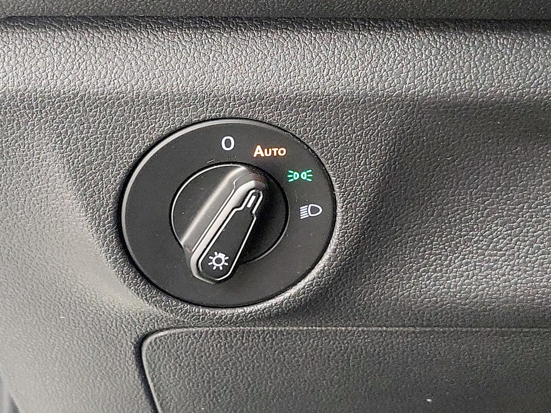 Thumbnail: 2020 Volkswagen Jetta - 13