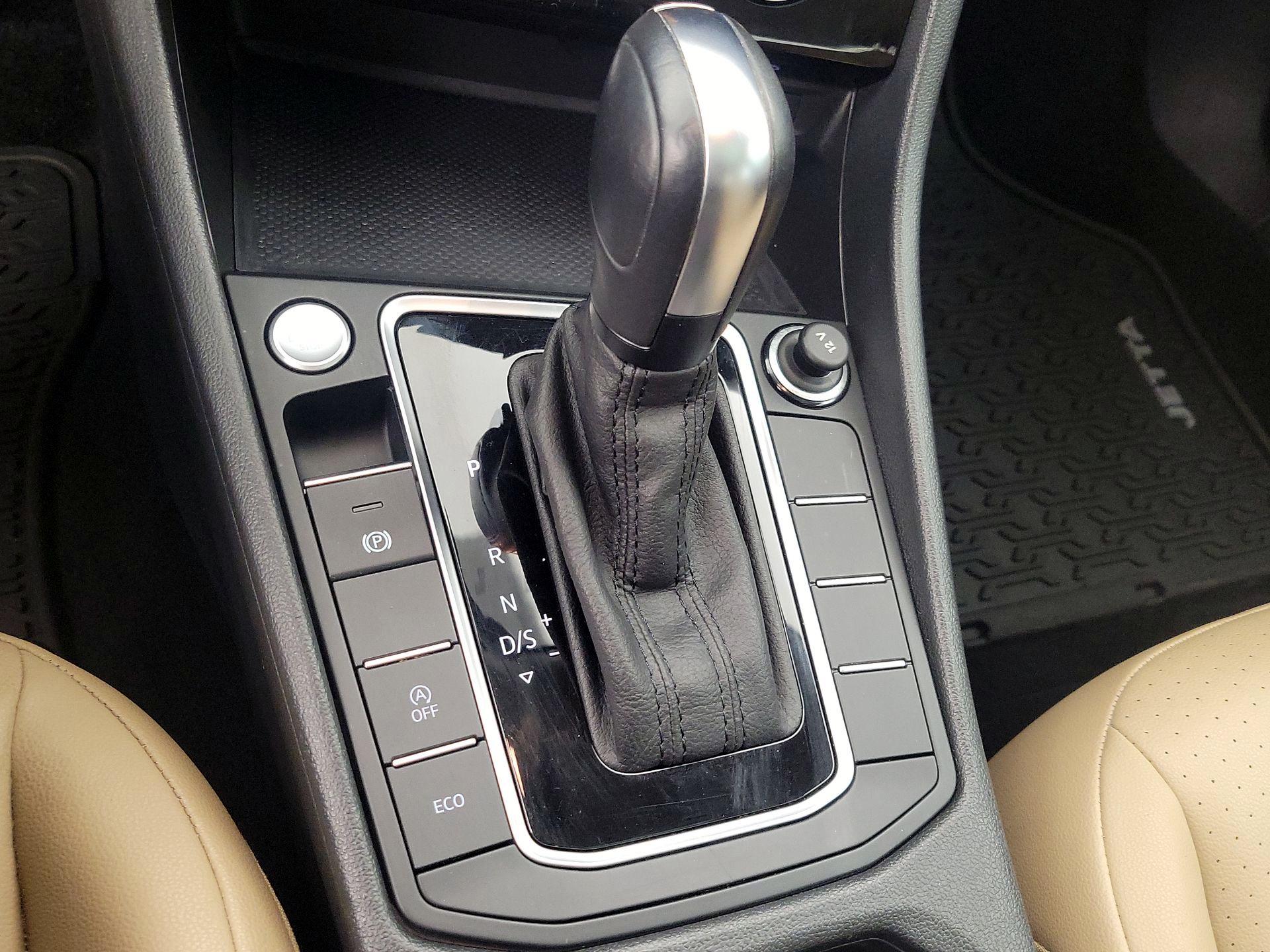 Thumbnail: 2020 Volkswagen Jetta - 17