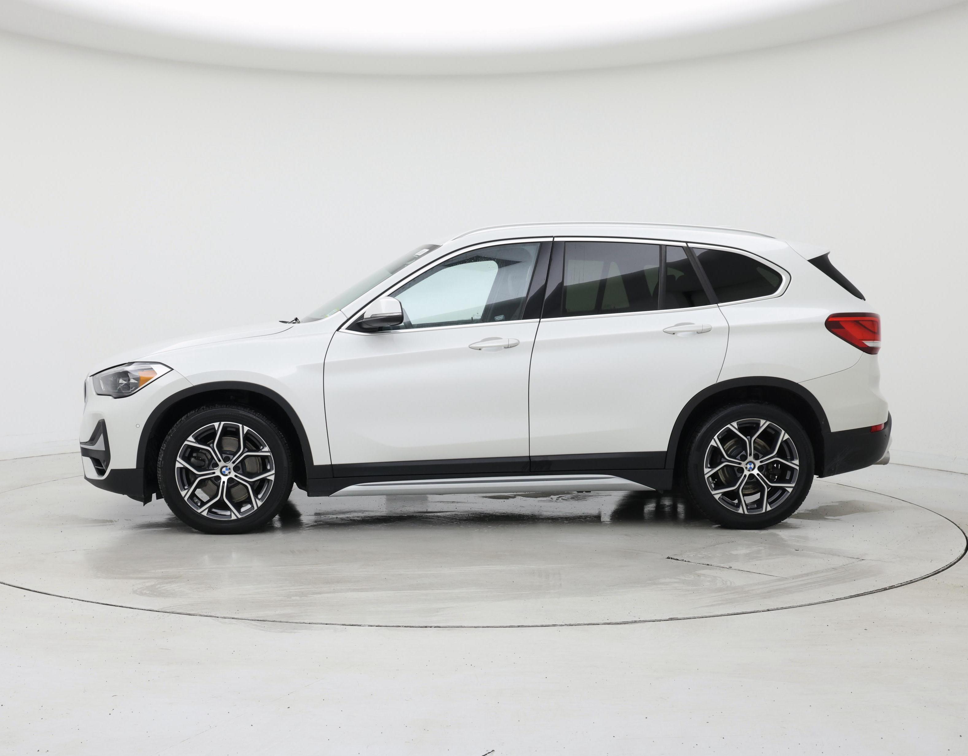 Thumbnail: 2021 BMW X1 - 3