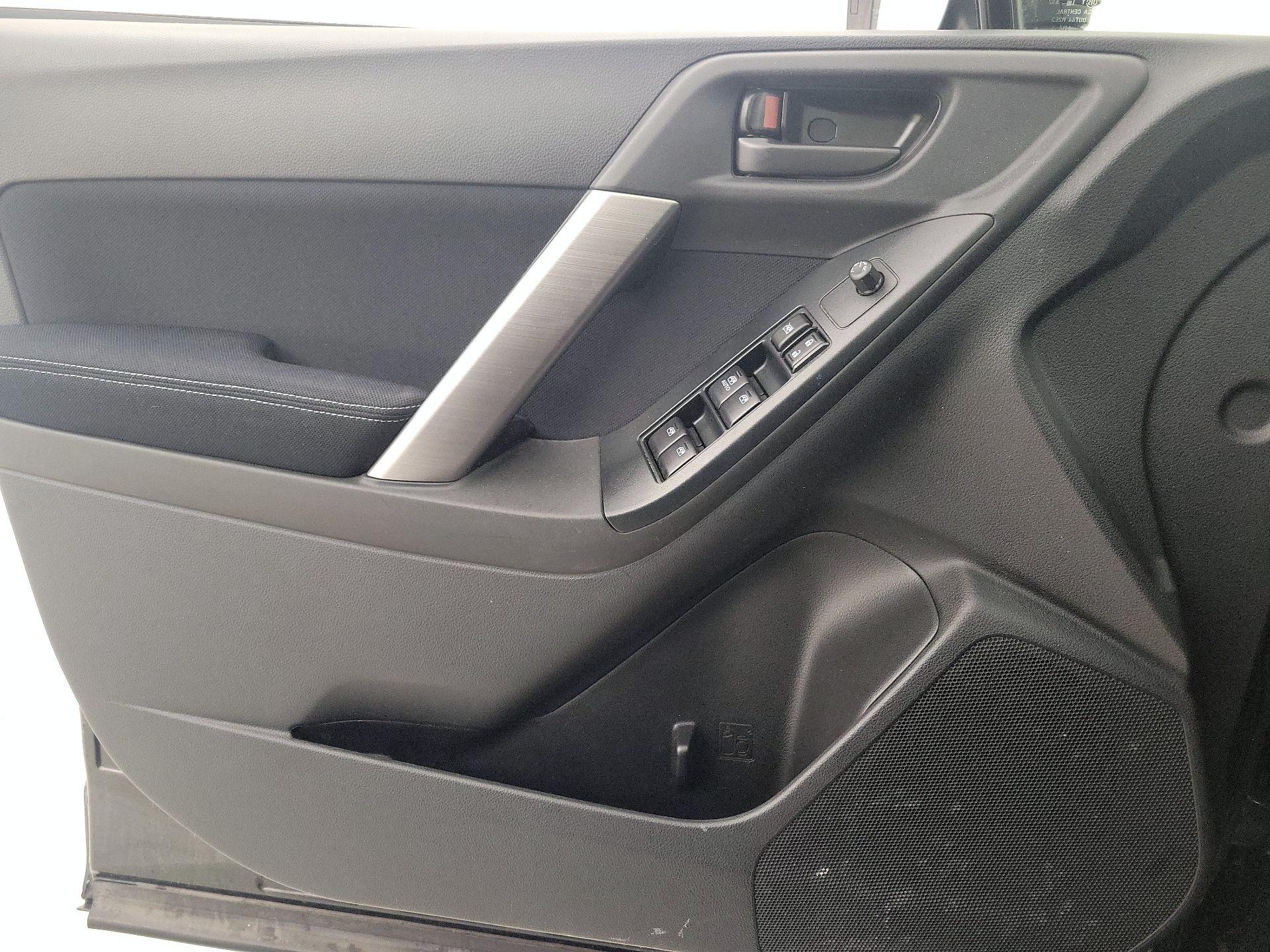 Thumbnail: 2015 Subaru Forester - 12