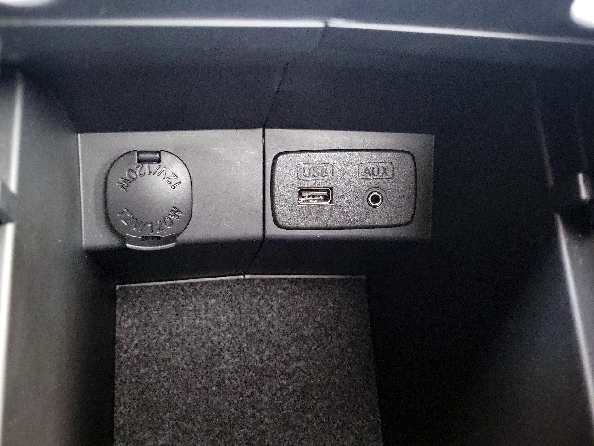 Thumbnail: 2015 Subaru Forester - 18