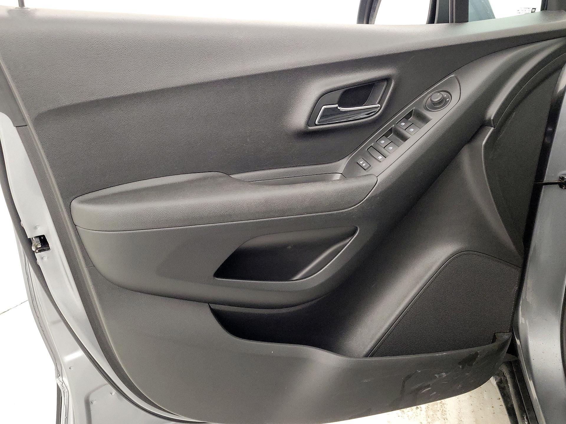 Thumbnail: 2020 Chevrolet Trax - 12